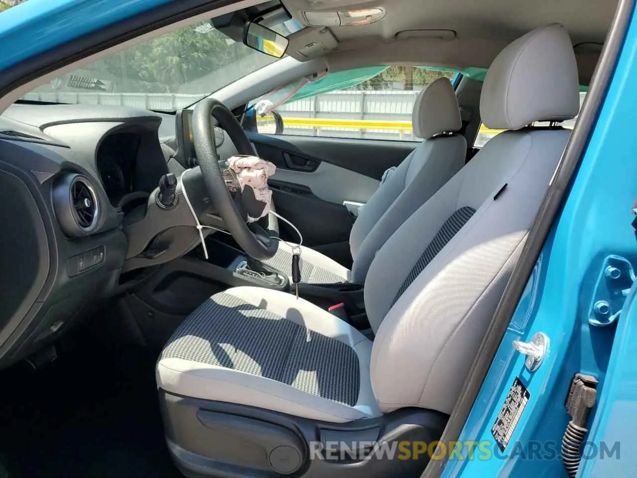 7 Photograph of a damaged car KM8K22AB8PU955903 HYUNDAI KONA 2023
