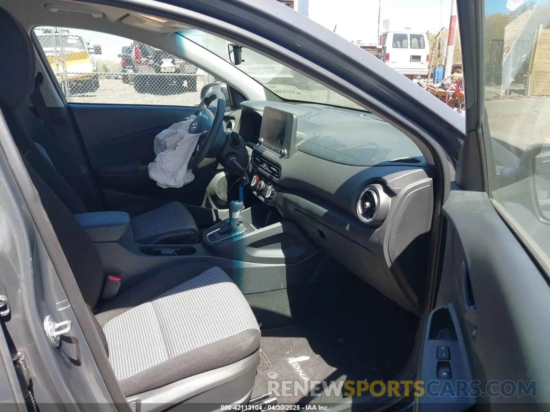 5 Photograph of a damaged car KM8K2CAB2PU042124 HYUNDAI KONA 2023