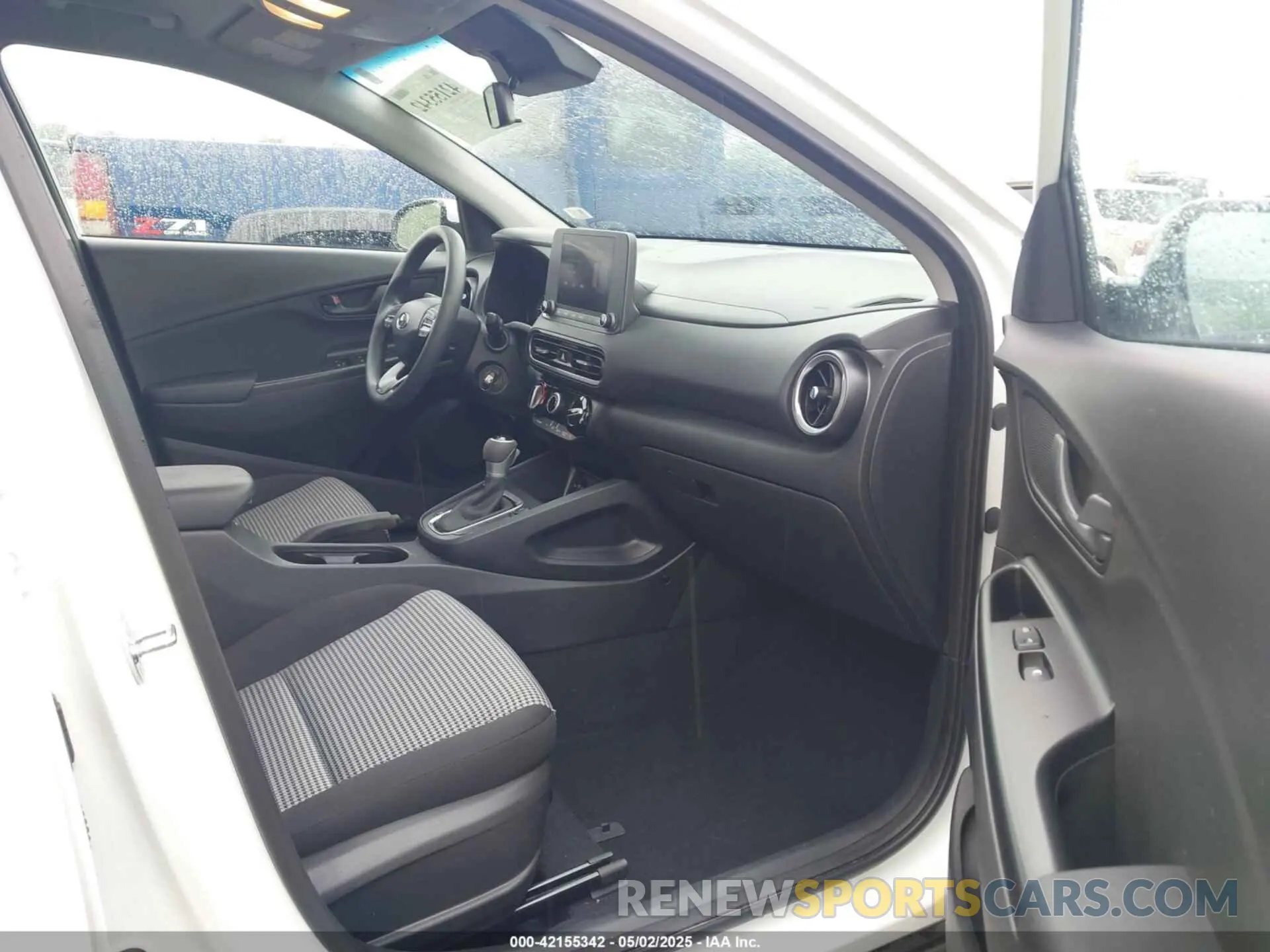 5 Photograph of a damaged car KM8K2CABXPU058703 HYUNDAI KONA 2023