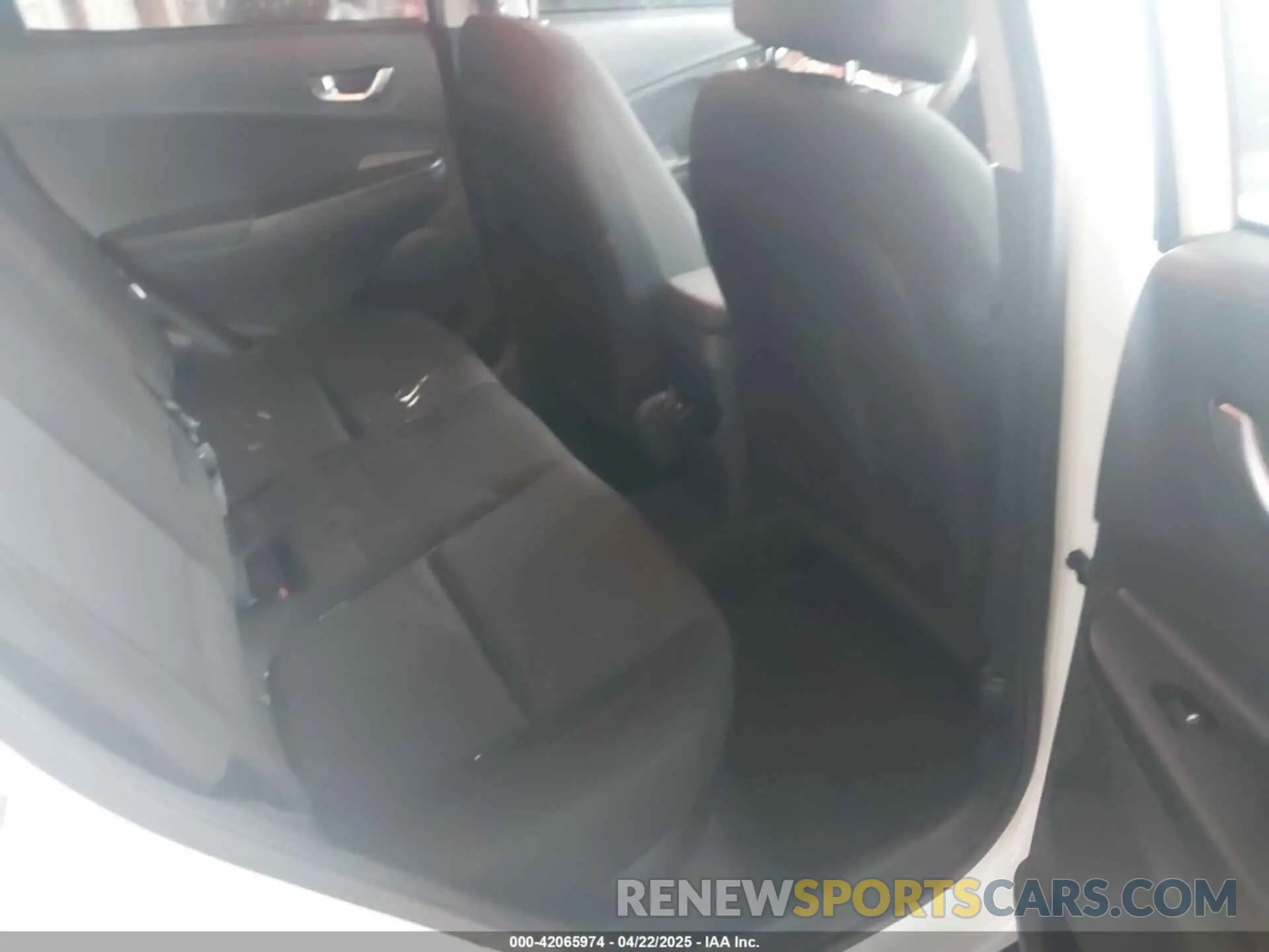 8 Фотография поврежденного автомобиля KM8K32AB8PU959074 HYUNDAI KONA 2023