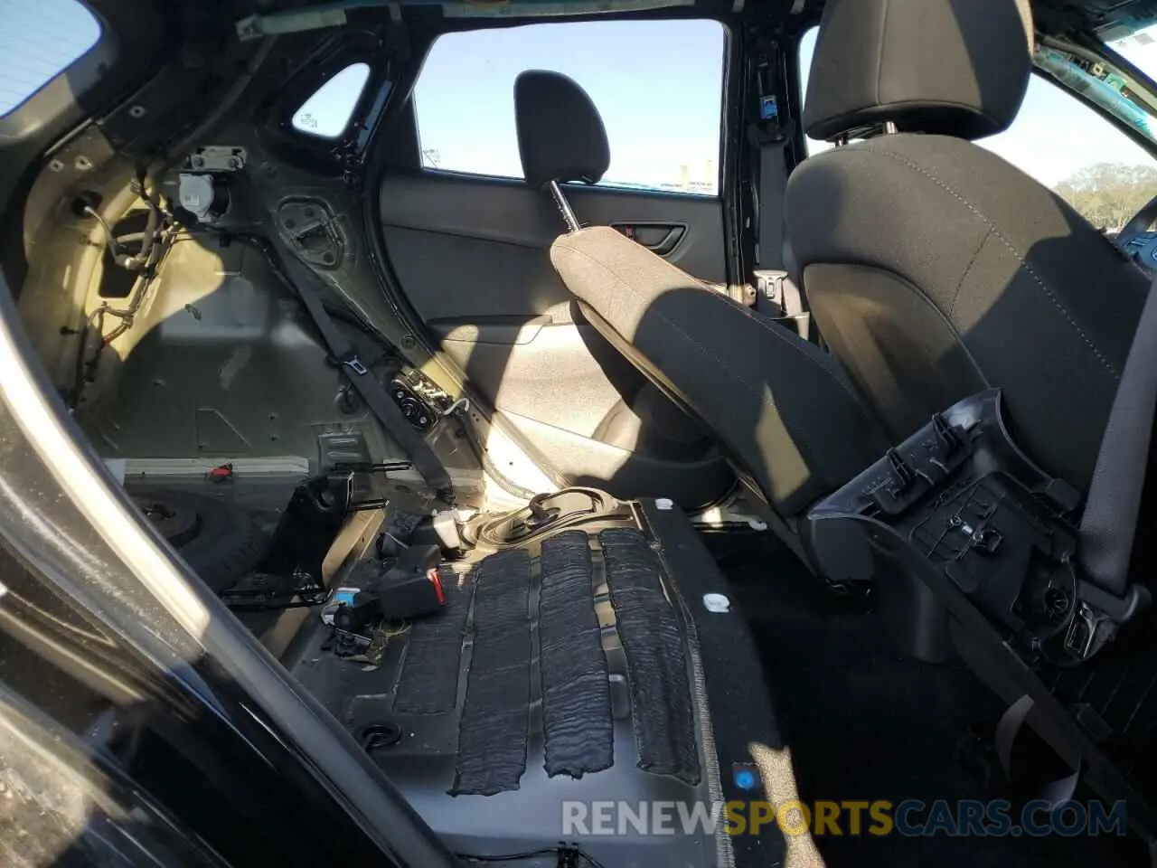 11 Фотография поврежденного автомобиля KM8K33A36PU009617 HYUNDAI KONA 2023