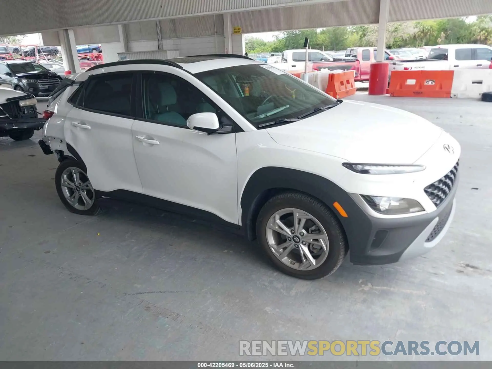 1 Photograph of a damaged car KM8K3CAB2PU025286 HYUNDAI KONA 2023