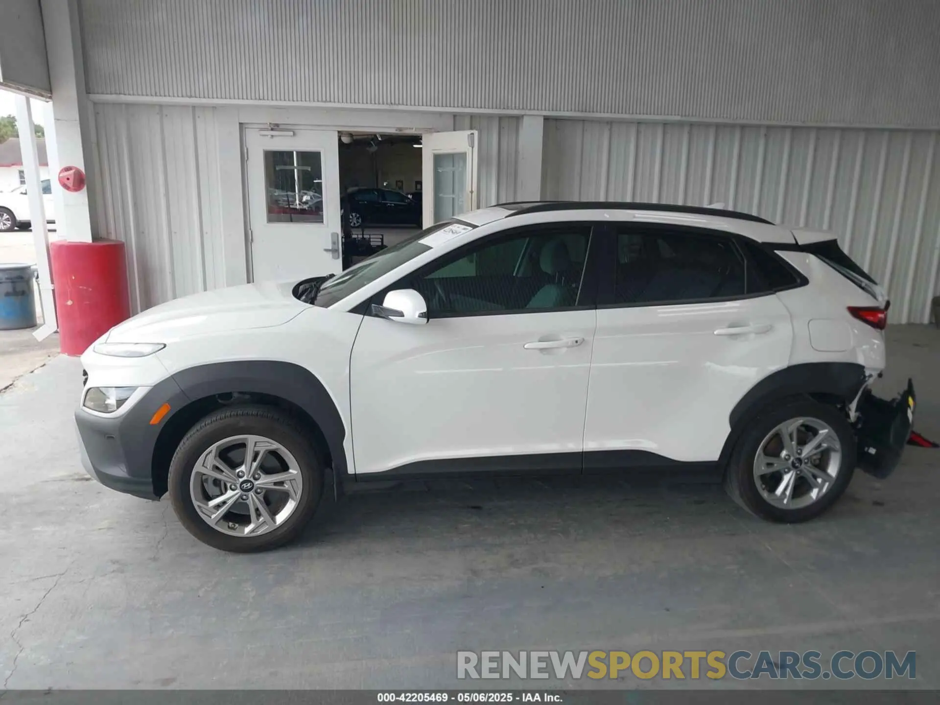 14 Photograph of a damaged car KM8K3CAB2PU025286 HYUNDAI KONA 2023