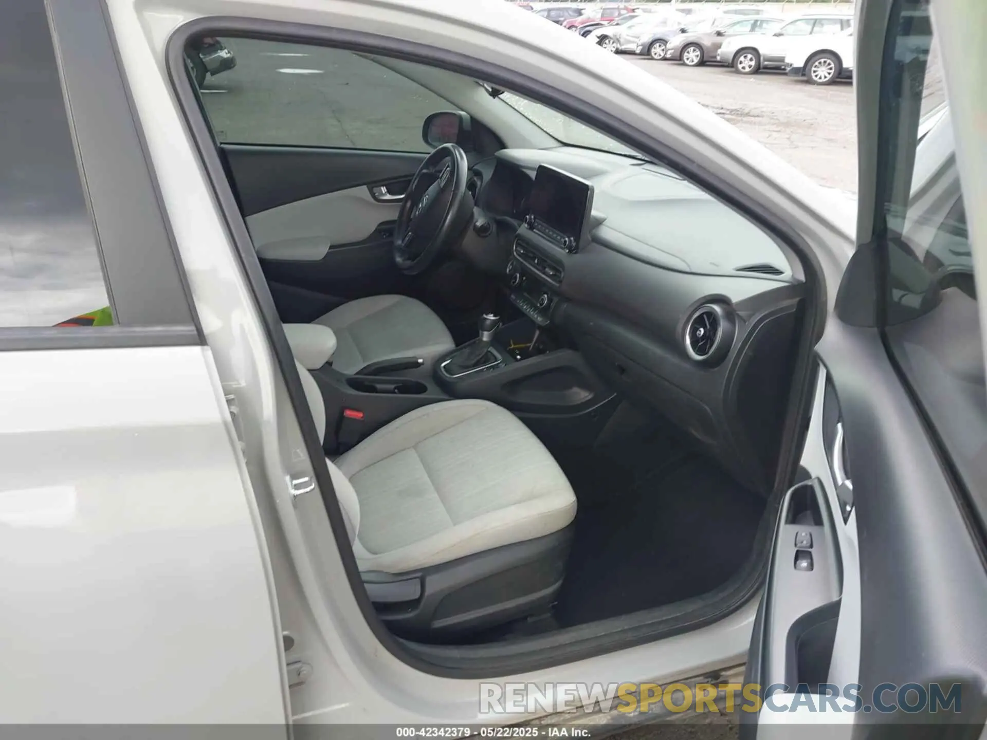 5 Photograph of a damaged car KM8K3CAB4PU025600 HYUNDAI KONA 2023