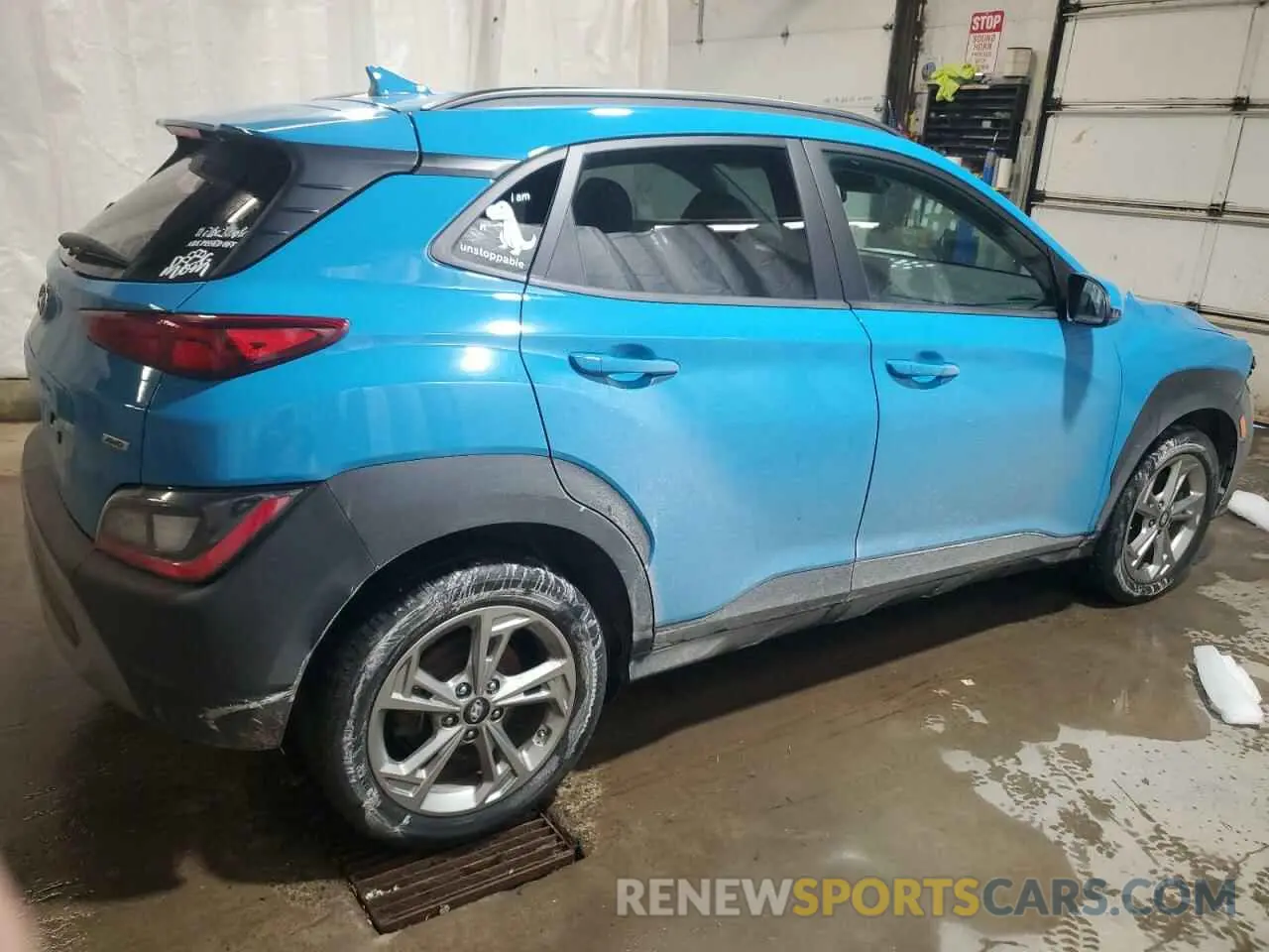 3 Фотография поврежденного автомобиля KM8K3CAB7PU932549 HYUNDAI KONA 2023
