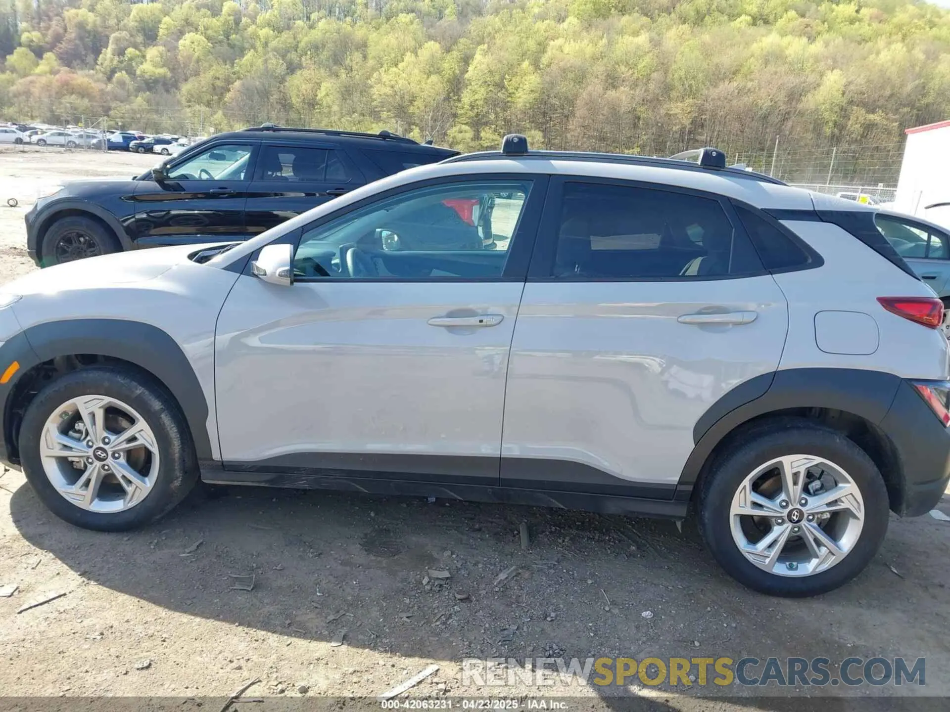 14 Photograph of a damaged car KM8K62AB4PU060039 HYUNDAI KONA 2023