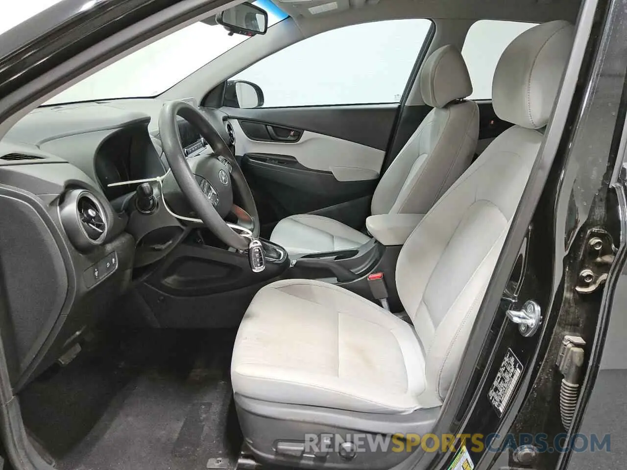 7 Photograph of a damaged car KM8K62AB5PU964272 HYUNDAI KONA 2023