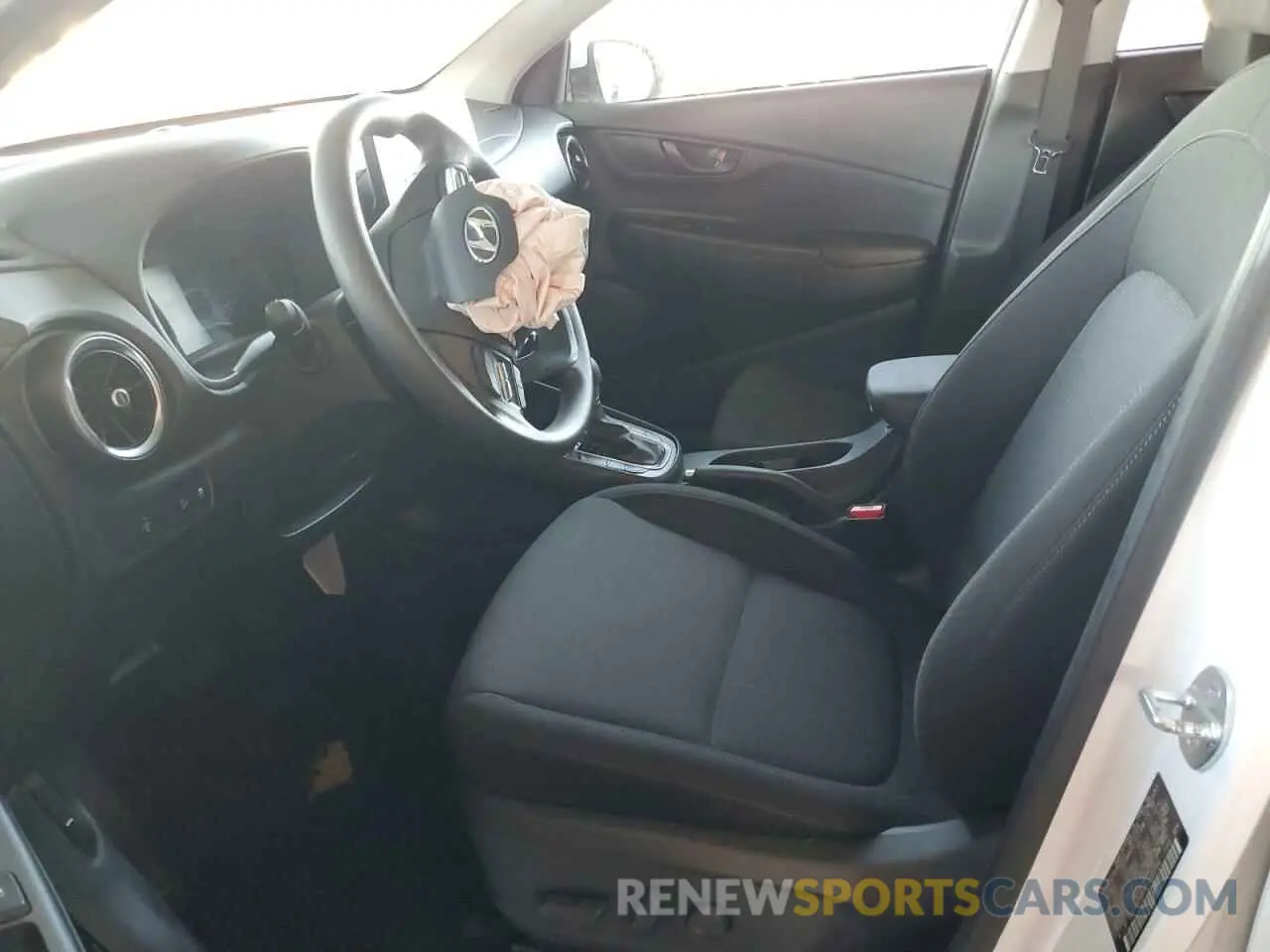 7 Фотография поврежденного автомобиля KM8K62AB7PU038794 HYUNDAI KONA 2023