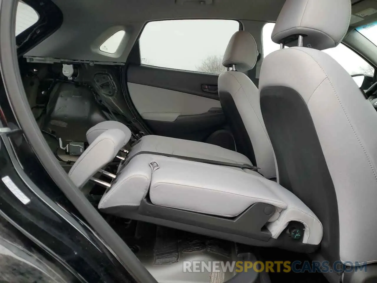 11 Photograph of a damaged car KM8K6CAB1PU050946 HYUNDAI KONA 2023