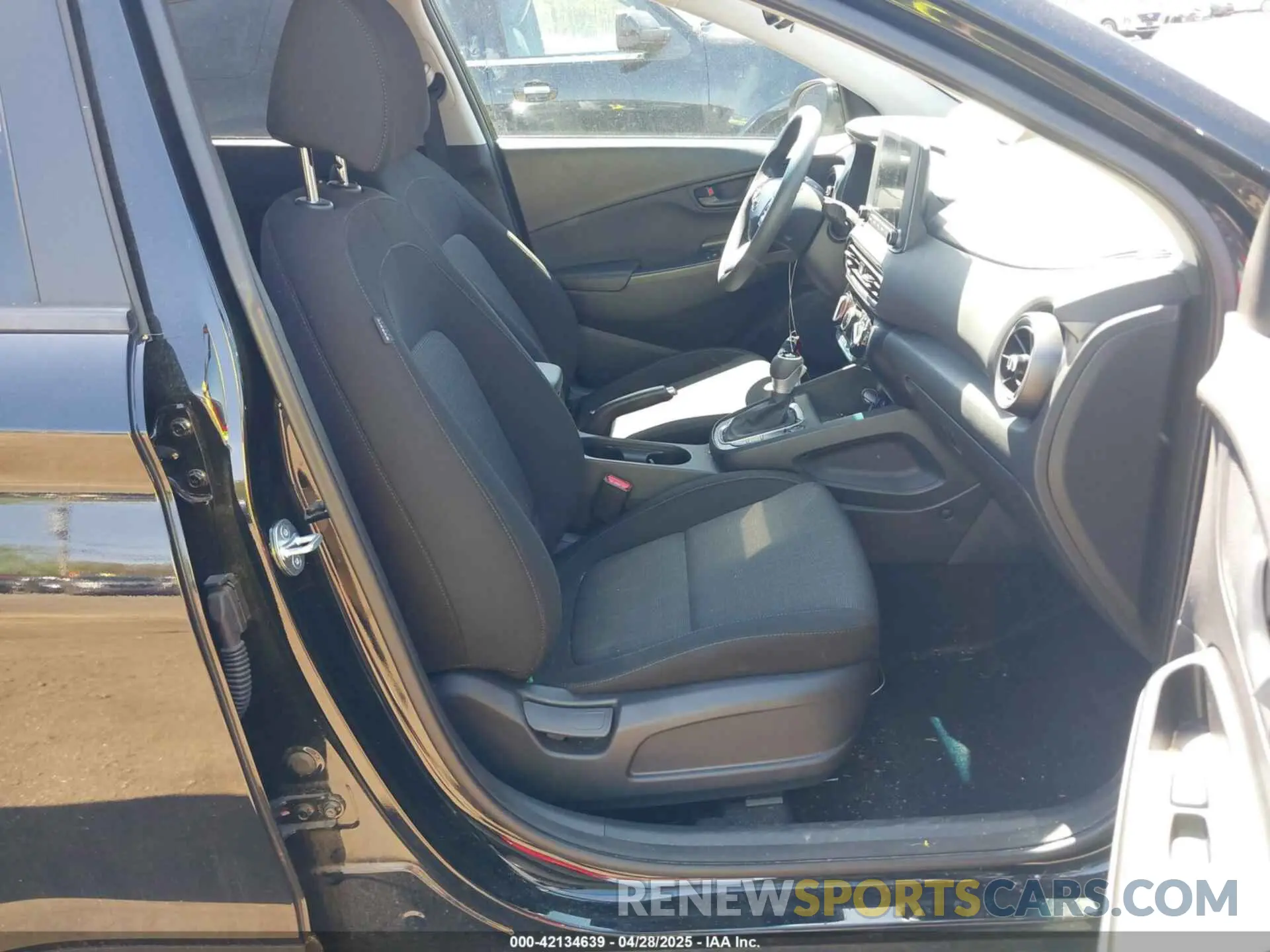 5 Photograph of a damaged car KM8K6CAB3PU012120 HYUNDAI KONA 2023