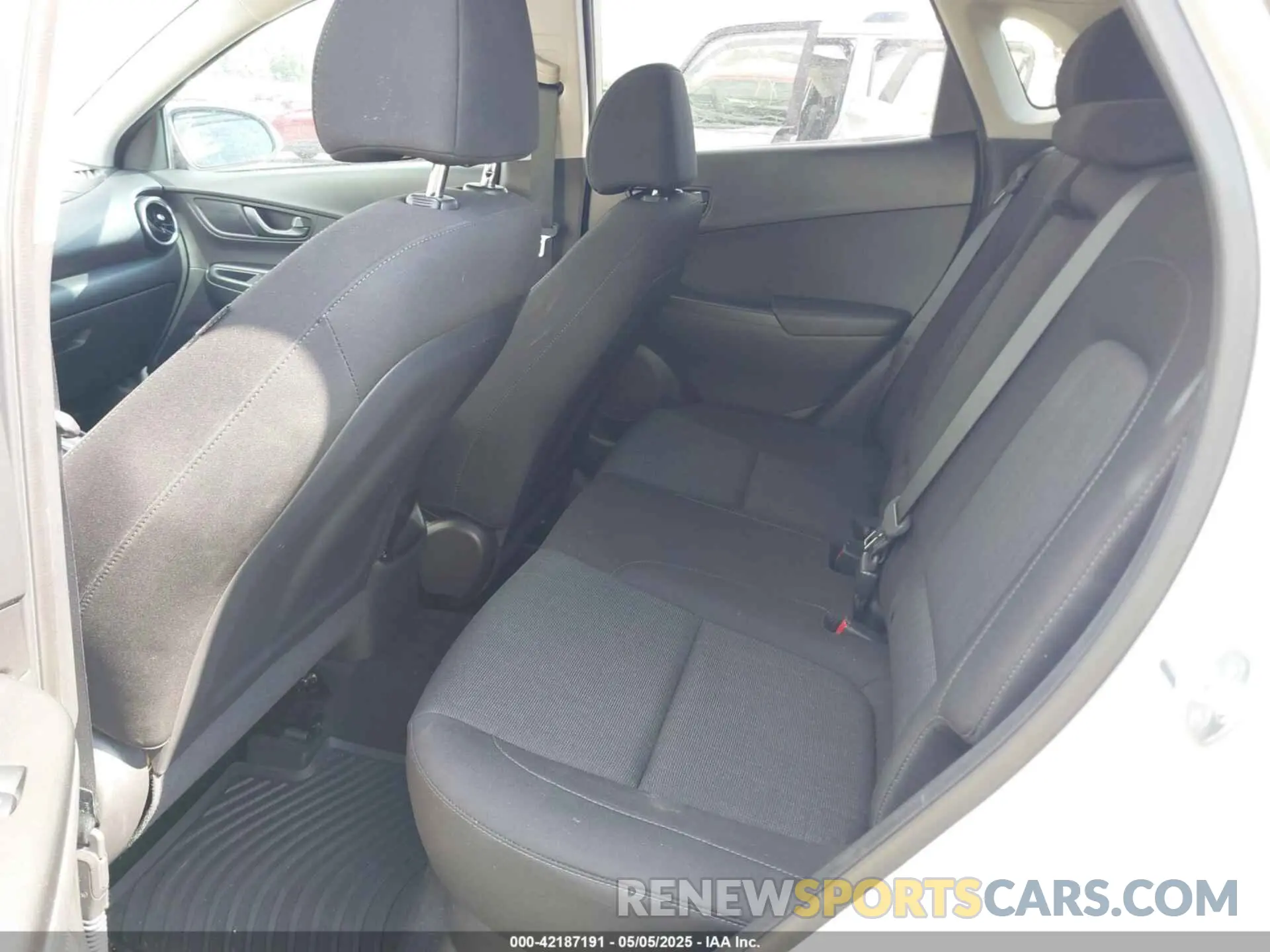 8 Photograph of a damaged car KM8K6CAB3PU062015 HYUNDAI KONA 2023