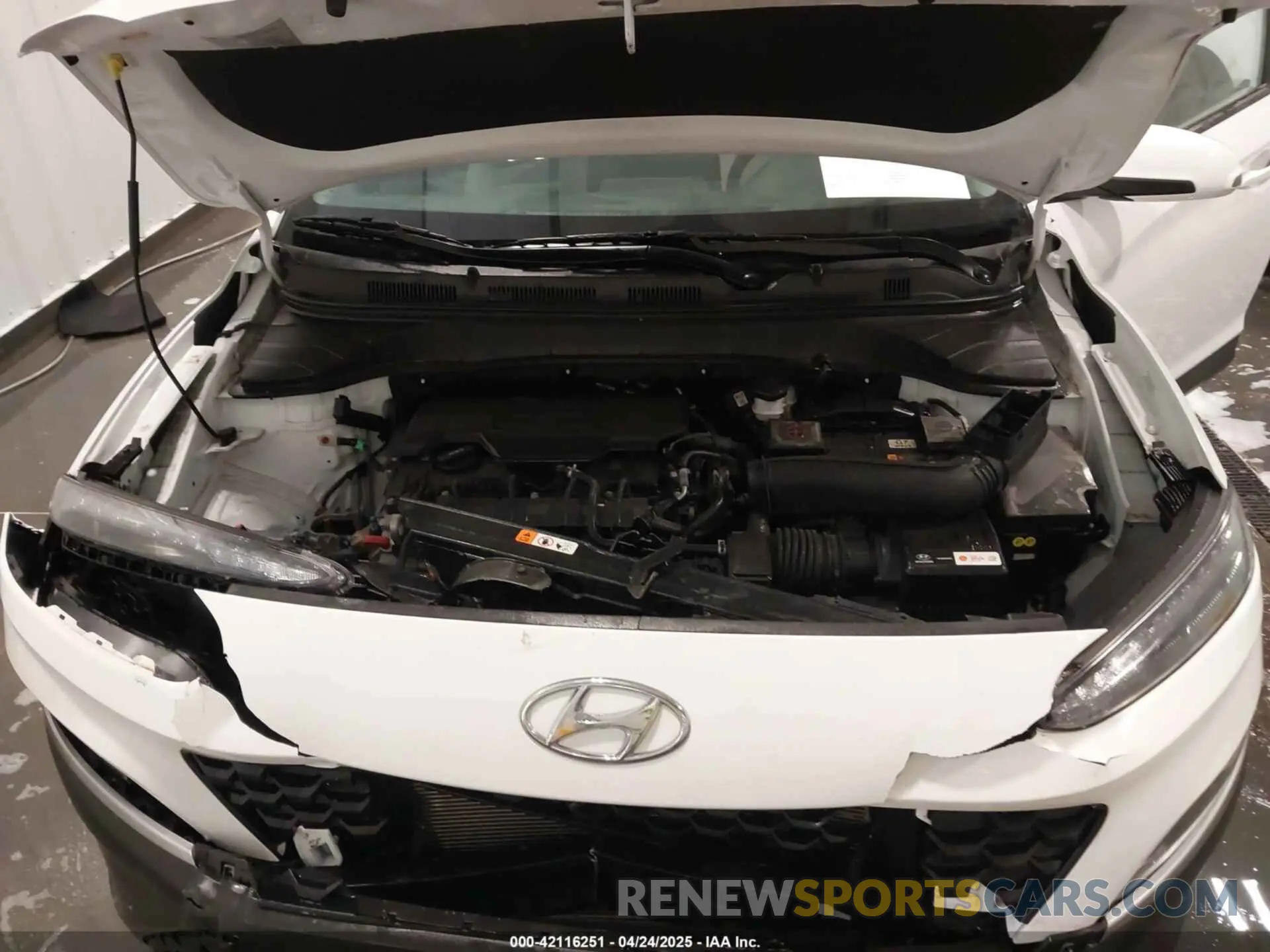 10 Photograph of a damaged car KM8K6CAB5PU055163 HYUNDAI KONA 2023
