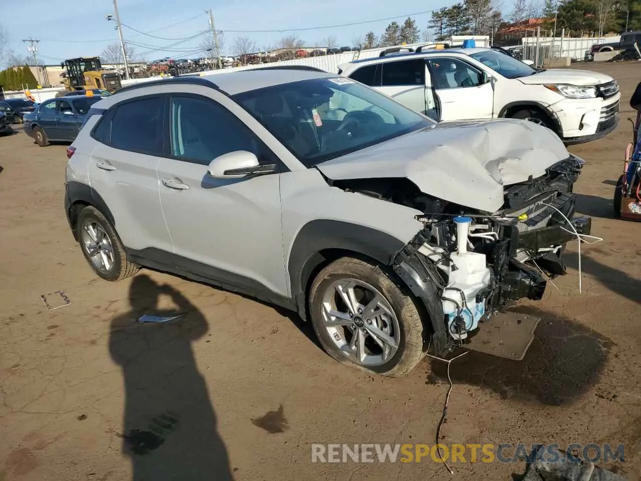 4 Фотография поврежденного автомобиля KM8K6CAB6PU979014 HYUNDAI KONA 2023