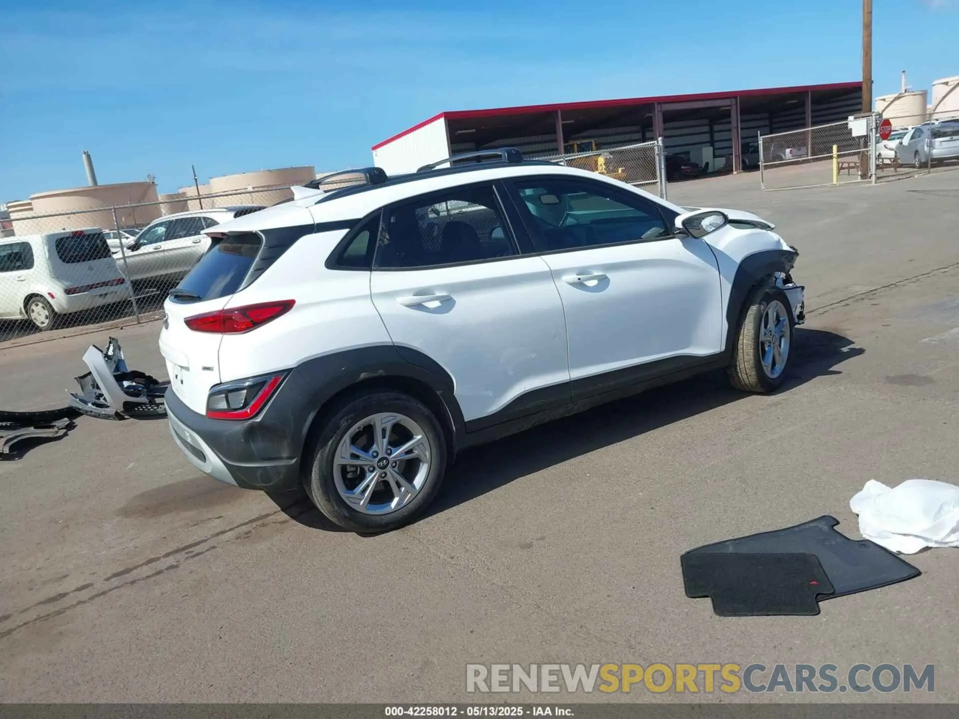 4 Photograph of a damaged car KM8K6CAB8PU038521 HYUNDAI KONA 2023