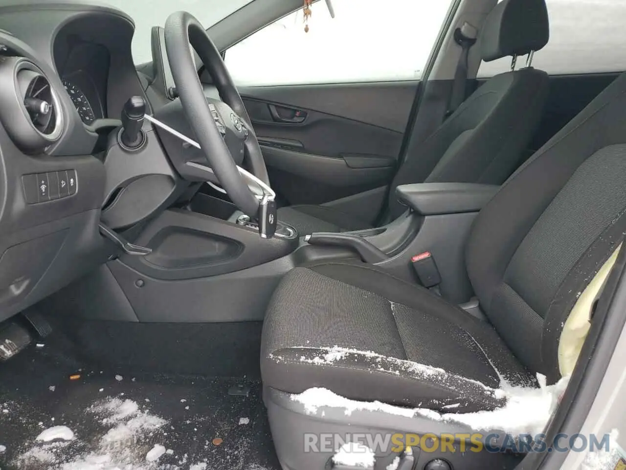 7 Photograph of a damaged car KM8K6CAB8PU993612 HYUNDAI KONA 2023