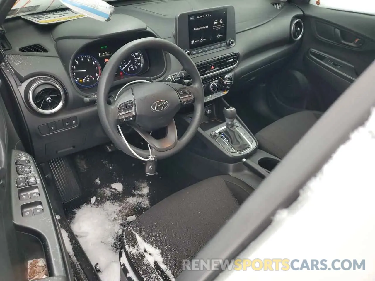 8 Photograph of a damaged car KM8K6CAB8PU993612 HYUNDAI KONA 2023