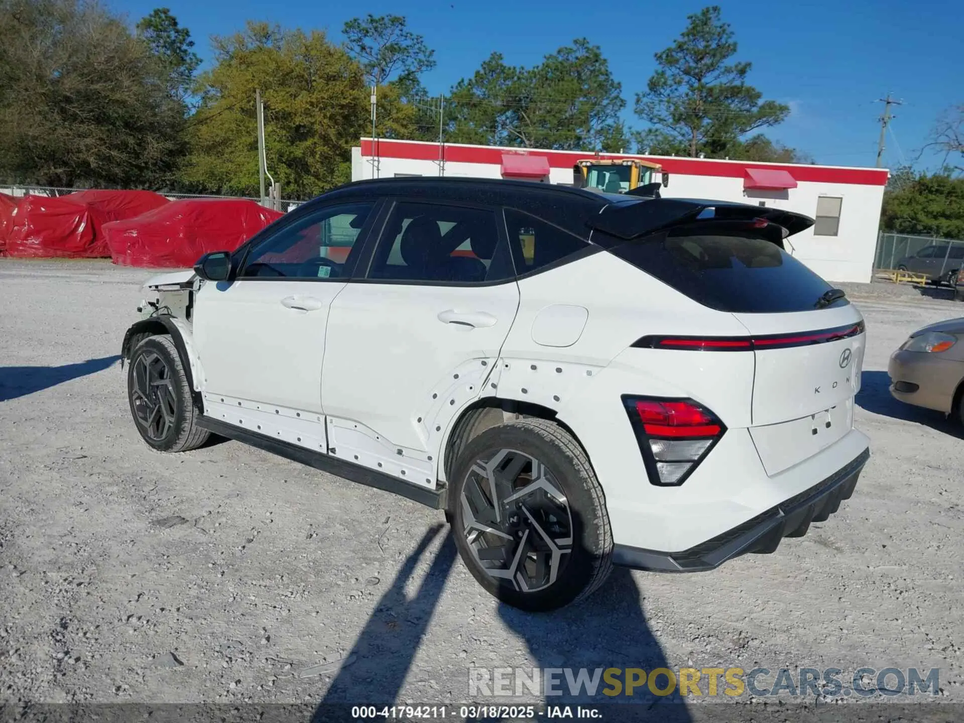 3 Фотография поврежденного автомобиля KM8HA3A36RU162744 HYUNDAI KONA 2024
