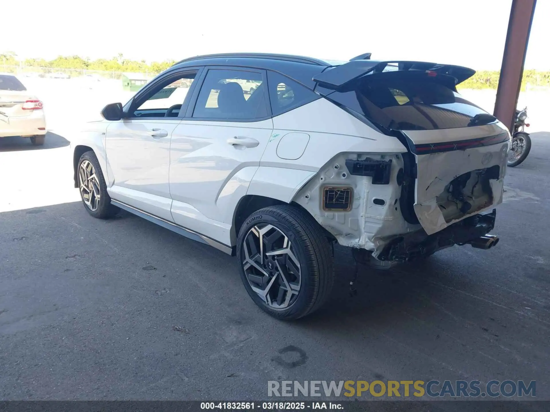 3 Фотография поврежденного автомобиля KM8HA3A38RU168402 HYUNDAI KONA 2024