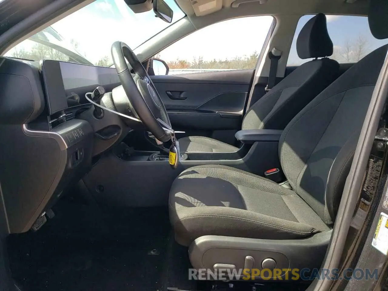 7 Фотография поврежденного автомобиля KM8HB3AB0RU074292 HYUNDAI KONA 2024