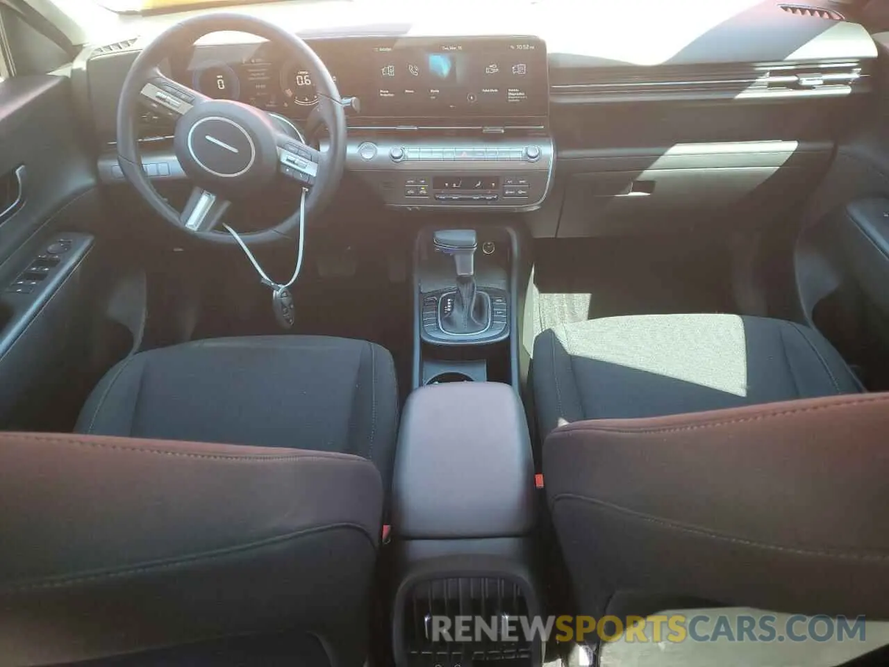 8 Фотография поврежденного автомобиля KM8HB3AB0RU101376 HYUNDAI KONA 2024