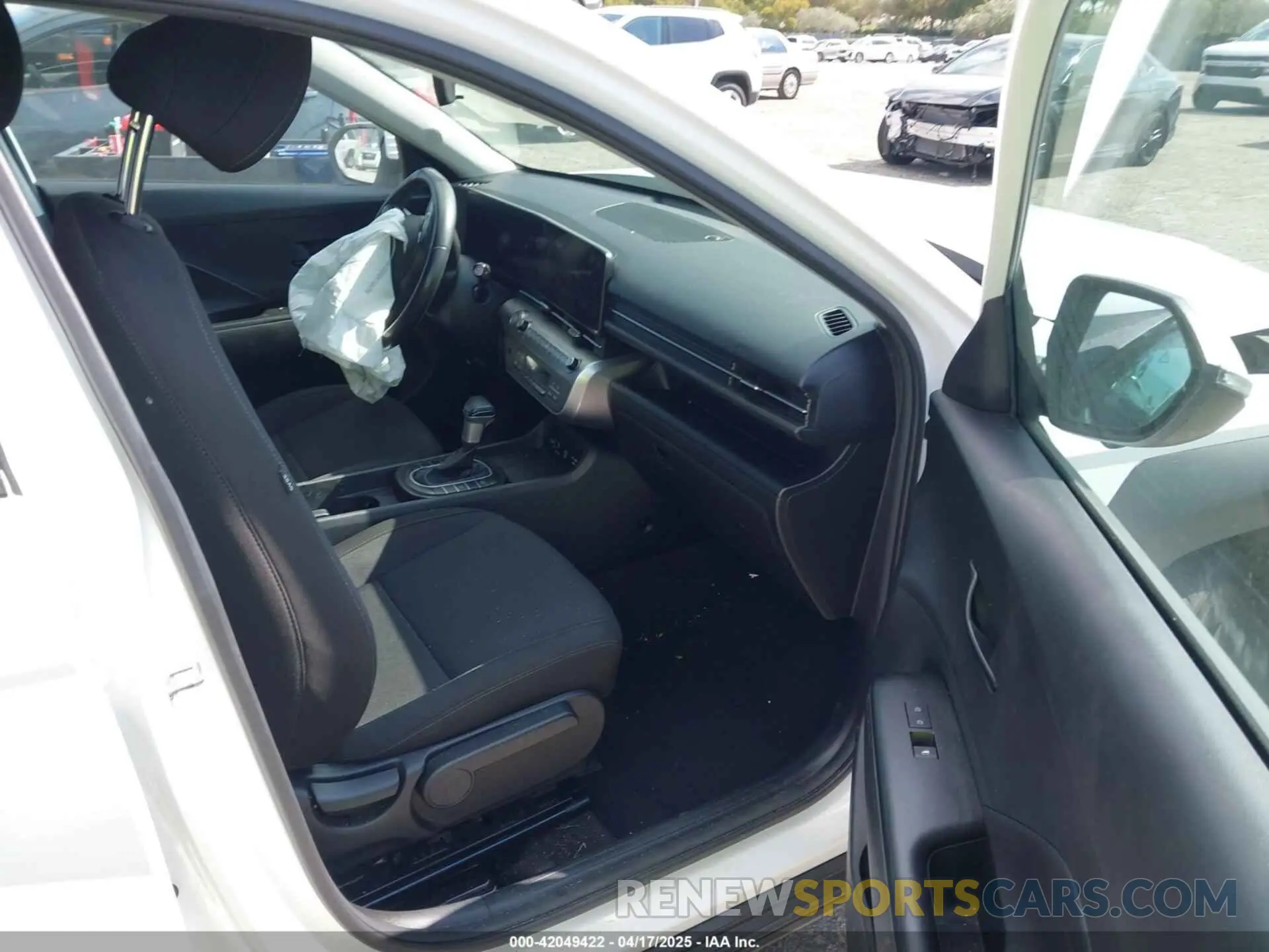 5 Фотография поврежденного автомобиля KM8HB3AB0RU109915 HYUNDAI KONA 2024