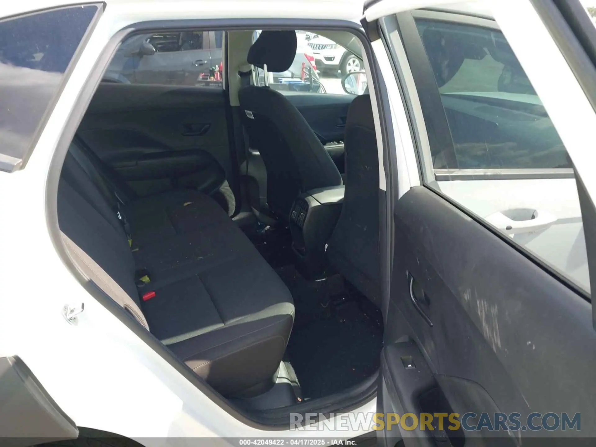 8 Фотография поврежденного автомобиля KM8HB3AB0RU109915 HYUNDAI KONA 2024