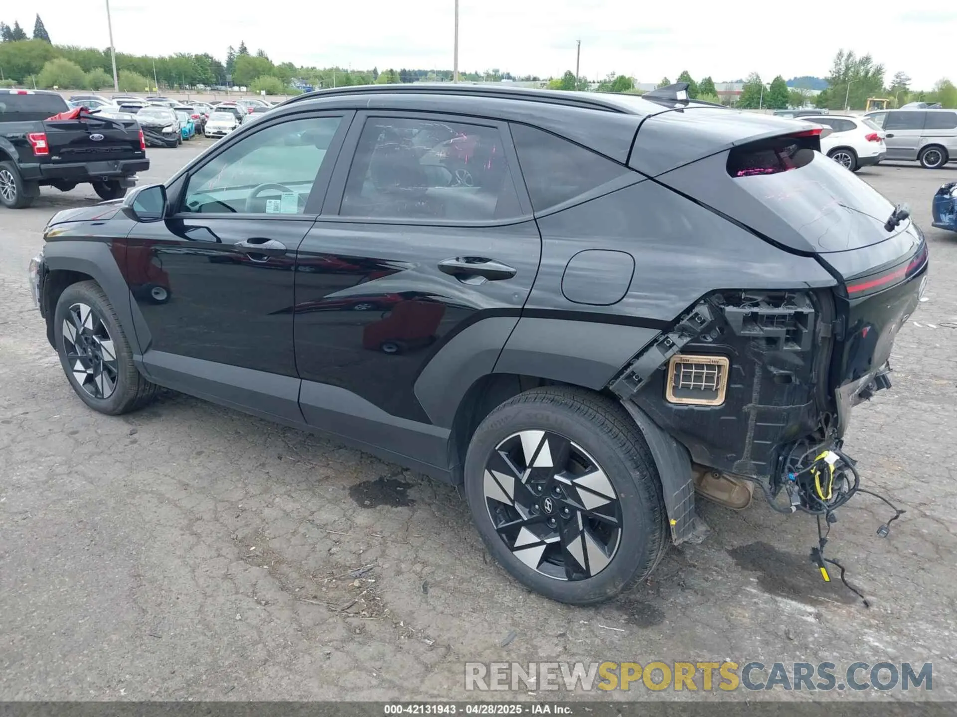 3 Фотография поврежденного автомобиля KM8HB3AB0RU180435 HYUNDAI KONA 2024