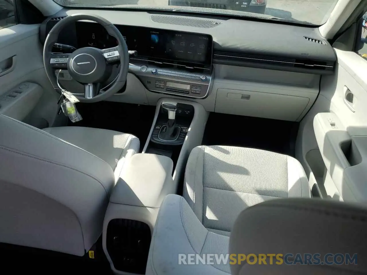 8 Фотография поврежденного автомобиля KM8HB3AB1RU069988 HYUNDAI KONA 2024