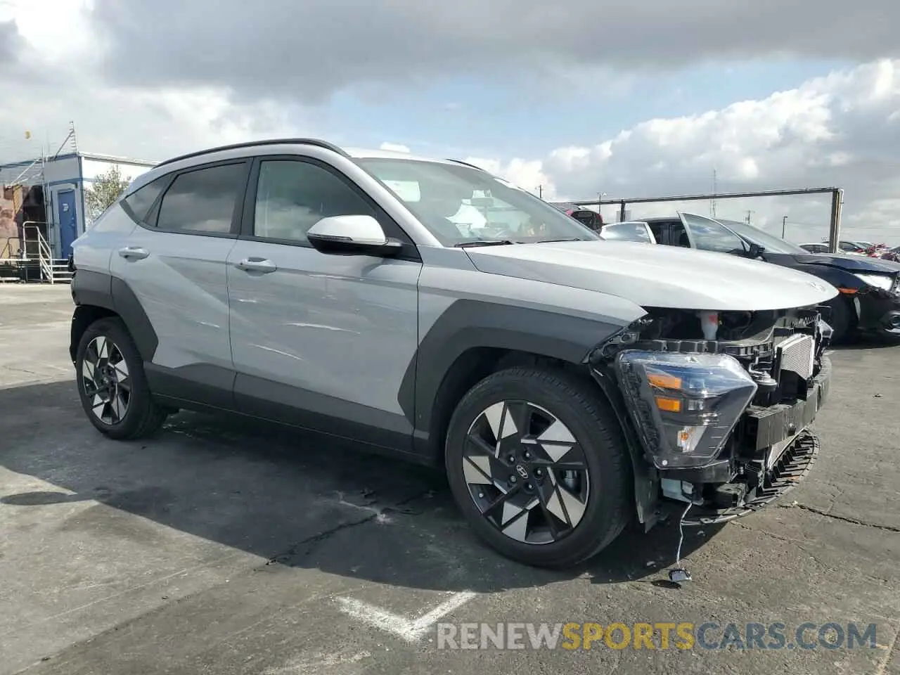 4 Фотография поврежденного автомобиля KM8HB3AB4RU118973 HYUNDAI KONA 2024