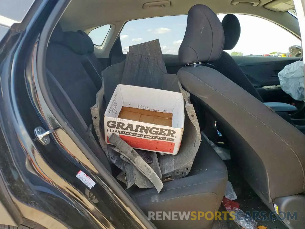 11 Photograph of a damaged car KM8HB3AB5RU052160 HYUNDAI KONA 2024