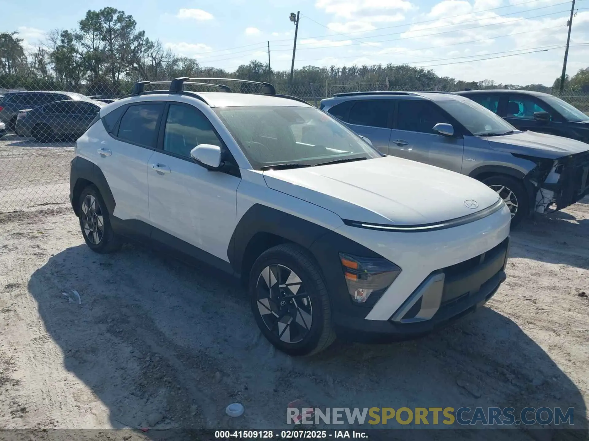 1 Фотография поврежденного автомобиля KM8HB3AB7RU183204 HYUNDAI KONA 2024