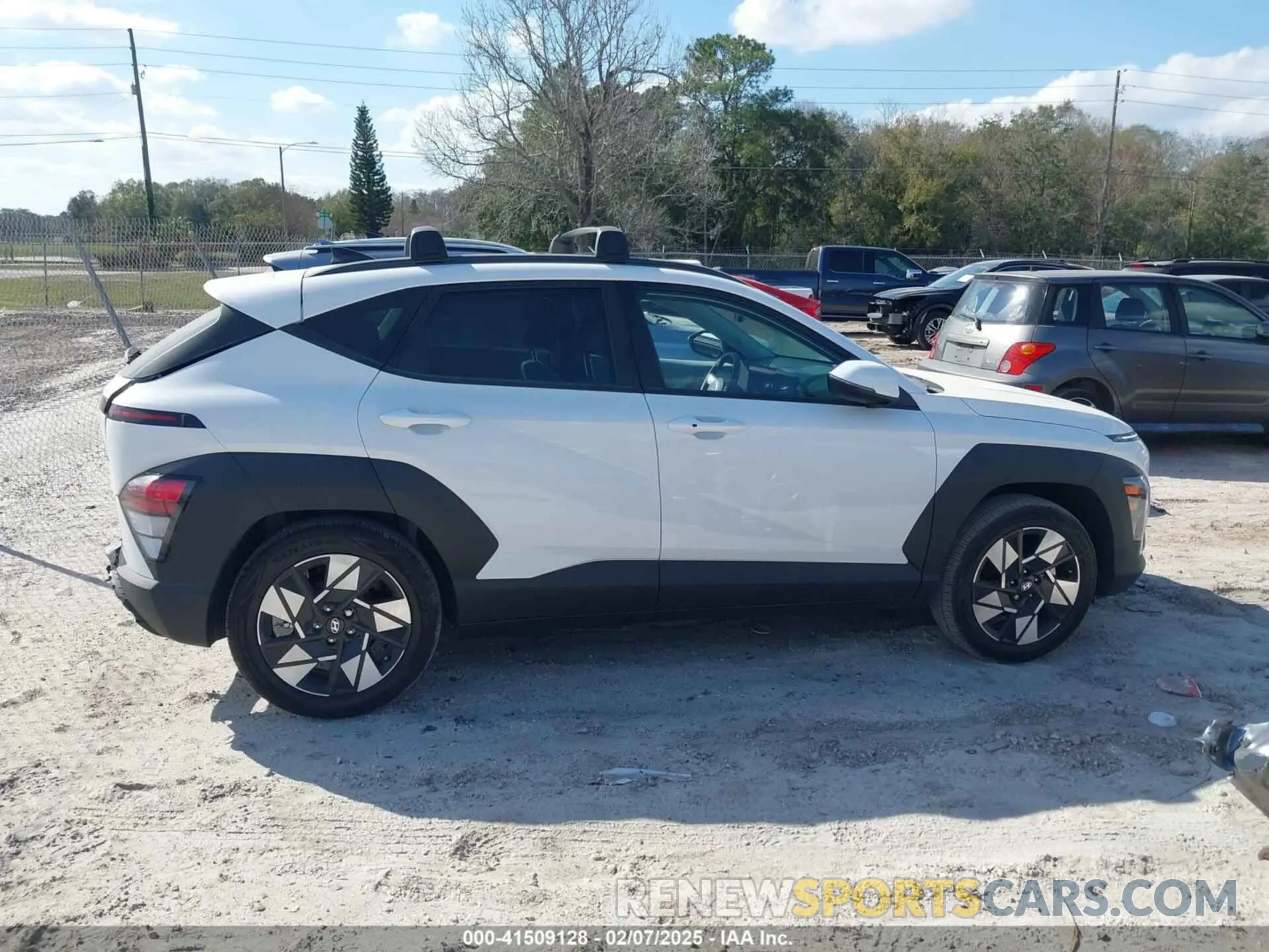 13 Фотография поврежденного автомобиля KM8HB3AB7RU183204 HYUNDAI KONA 2024