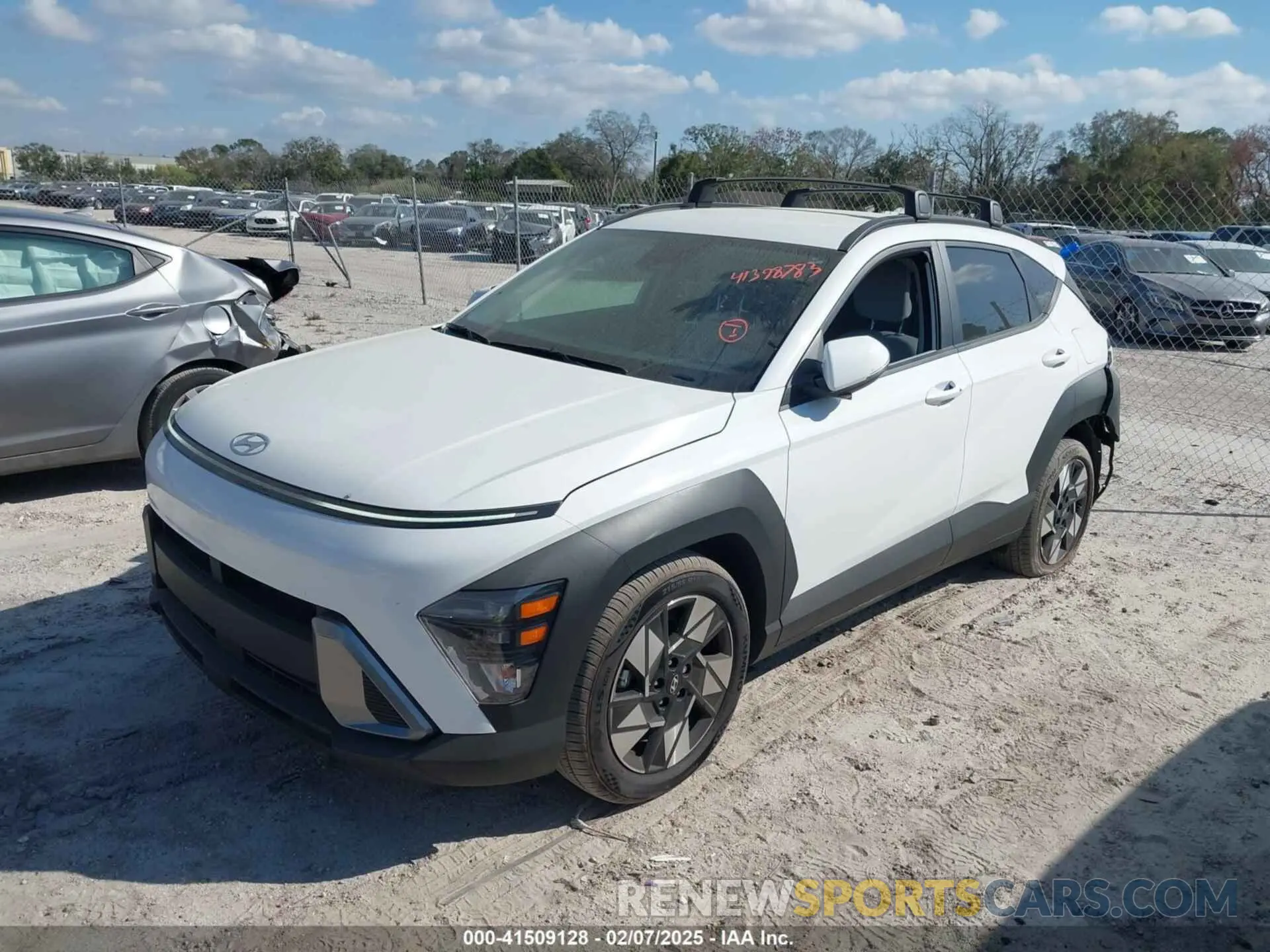2 Фотография поврежденного автомобиля KM8HB3AB7RU183204 HYUNDAI KONA 2024