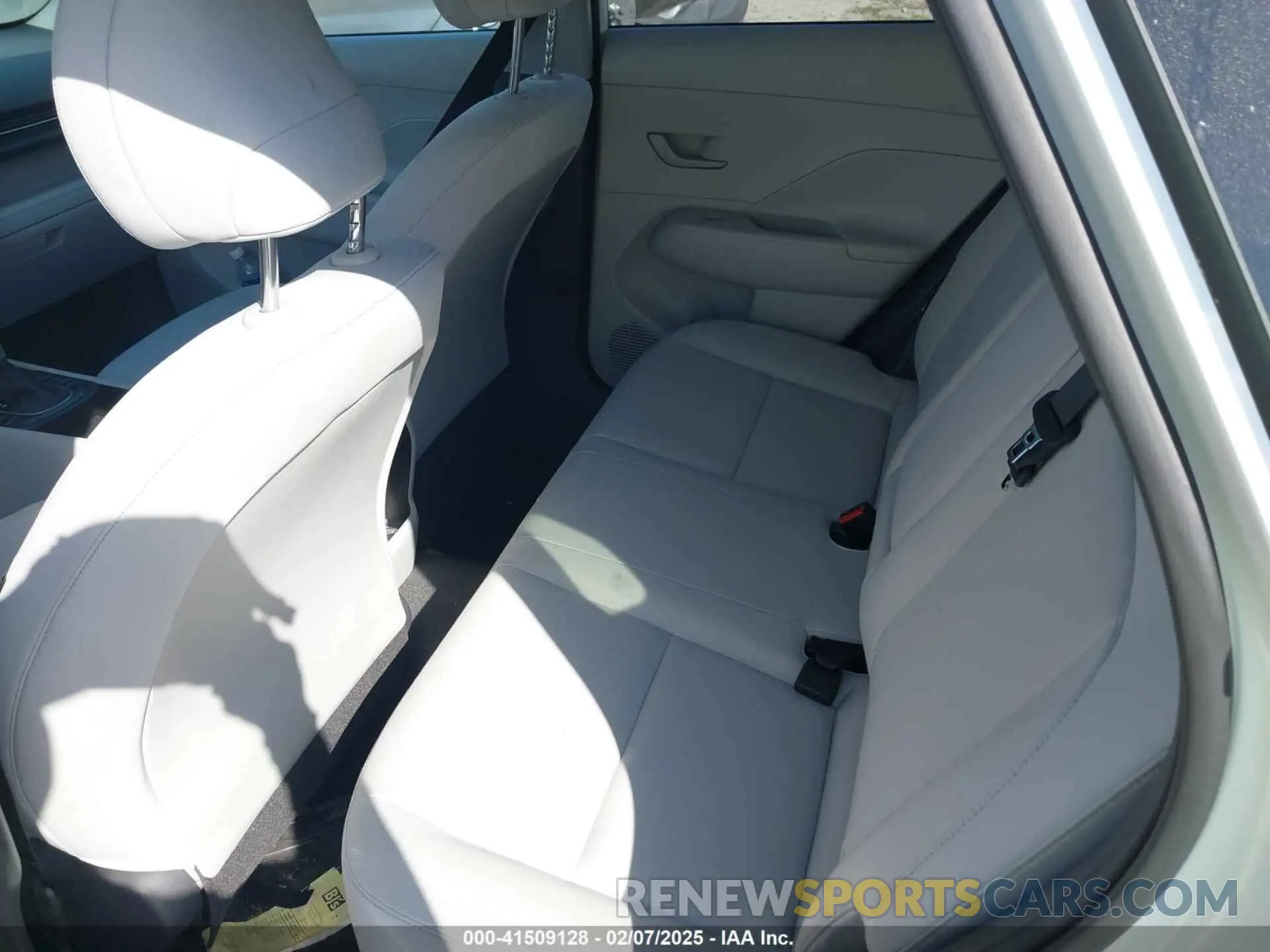 8 Фотография поврежденного автомобиля KM8HB3AB7RU183204 HYUNDAI KONA 2024