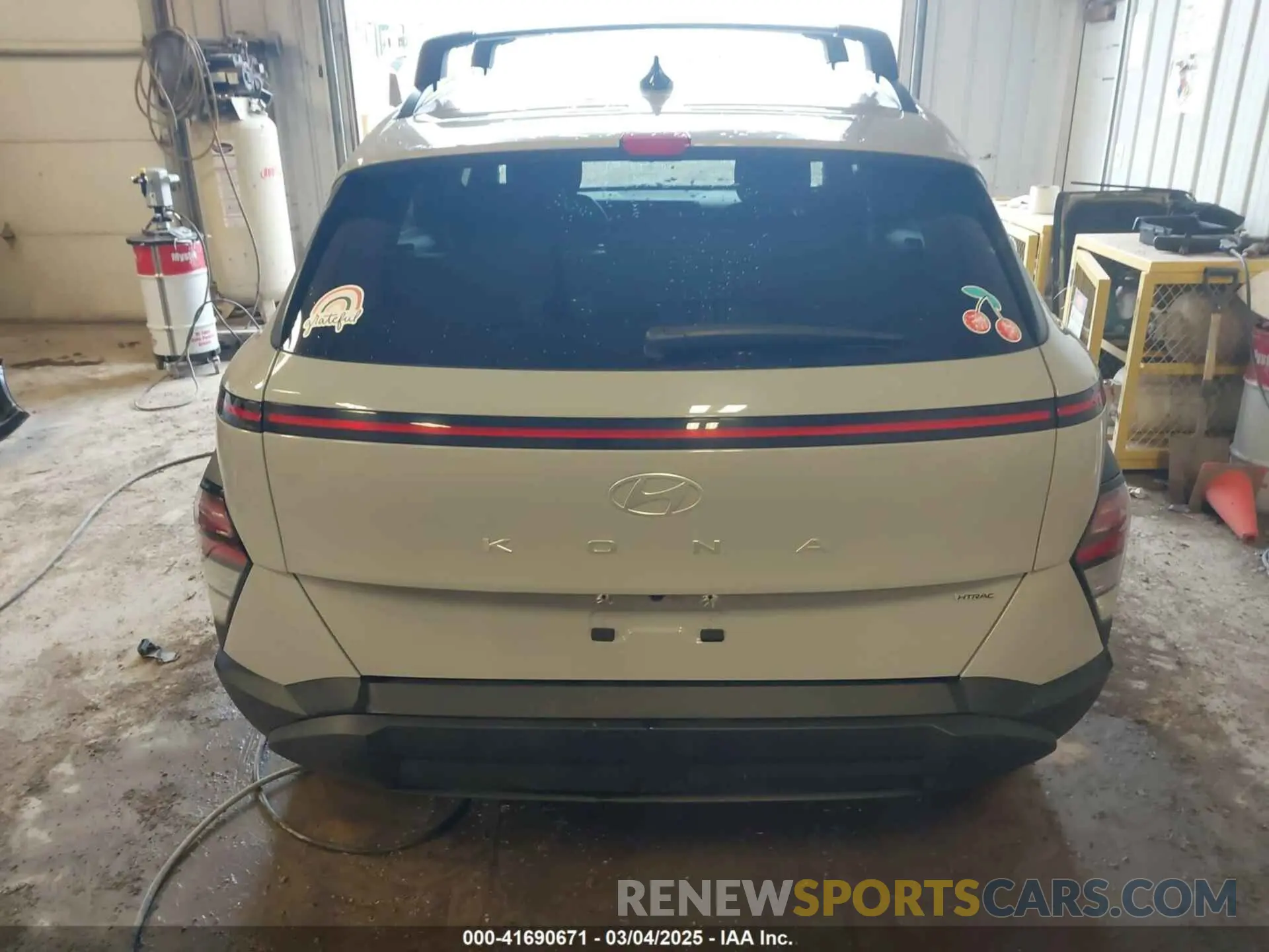 17 Photograph of a damaged car KM8HBCAB2RU109883 HYUNDAI KONA 2024