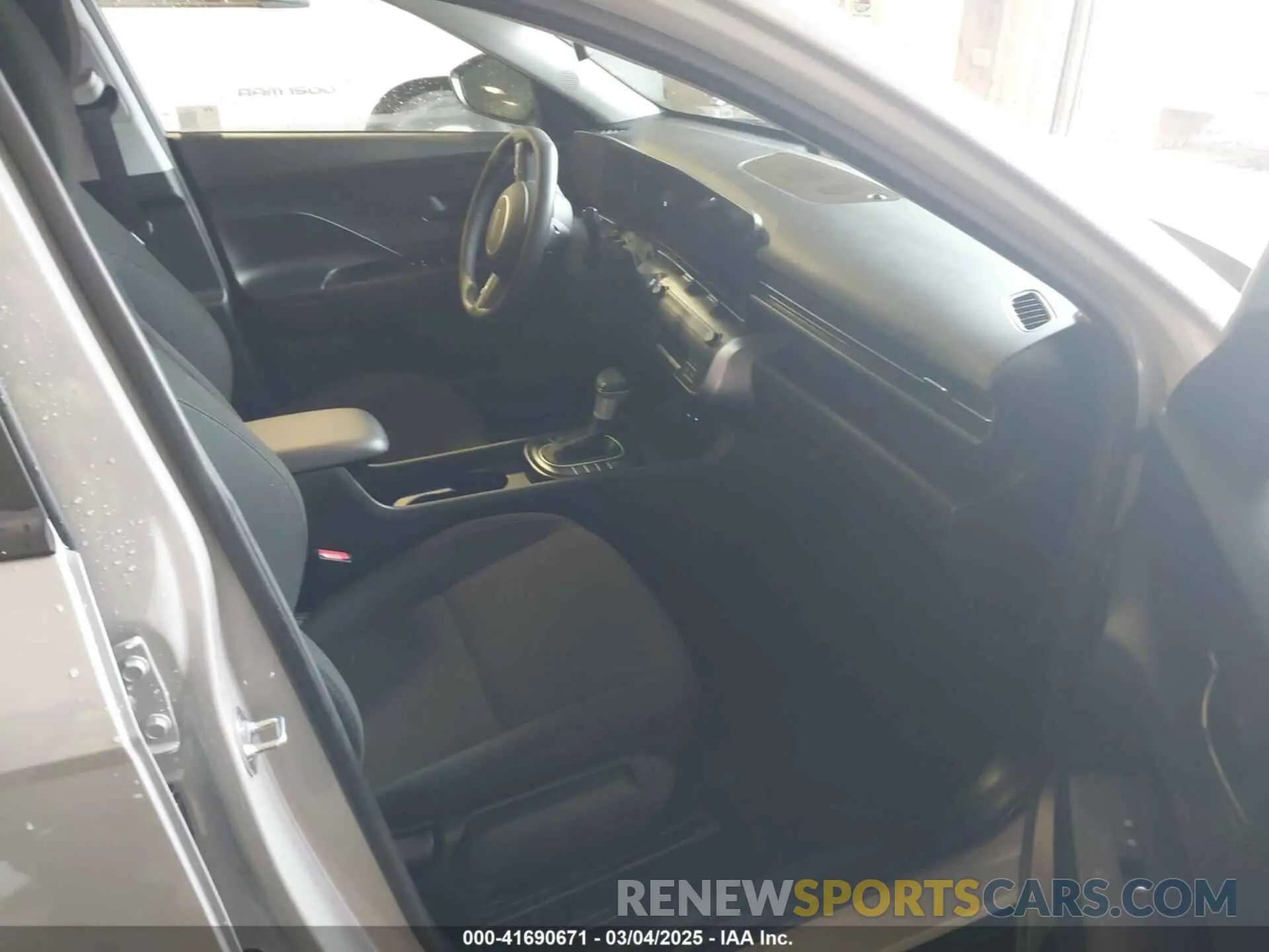 5 Photograph of a damaged car KM8HBCAB2RU109883 HYUNDAI KONA 2024