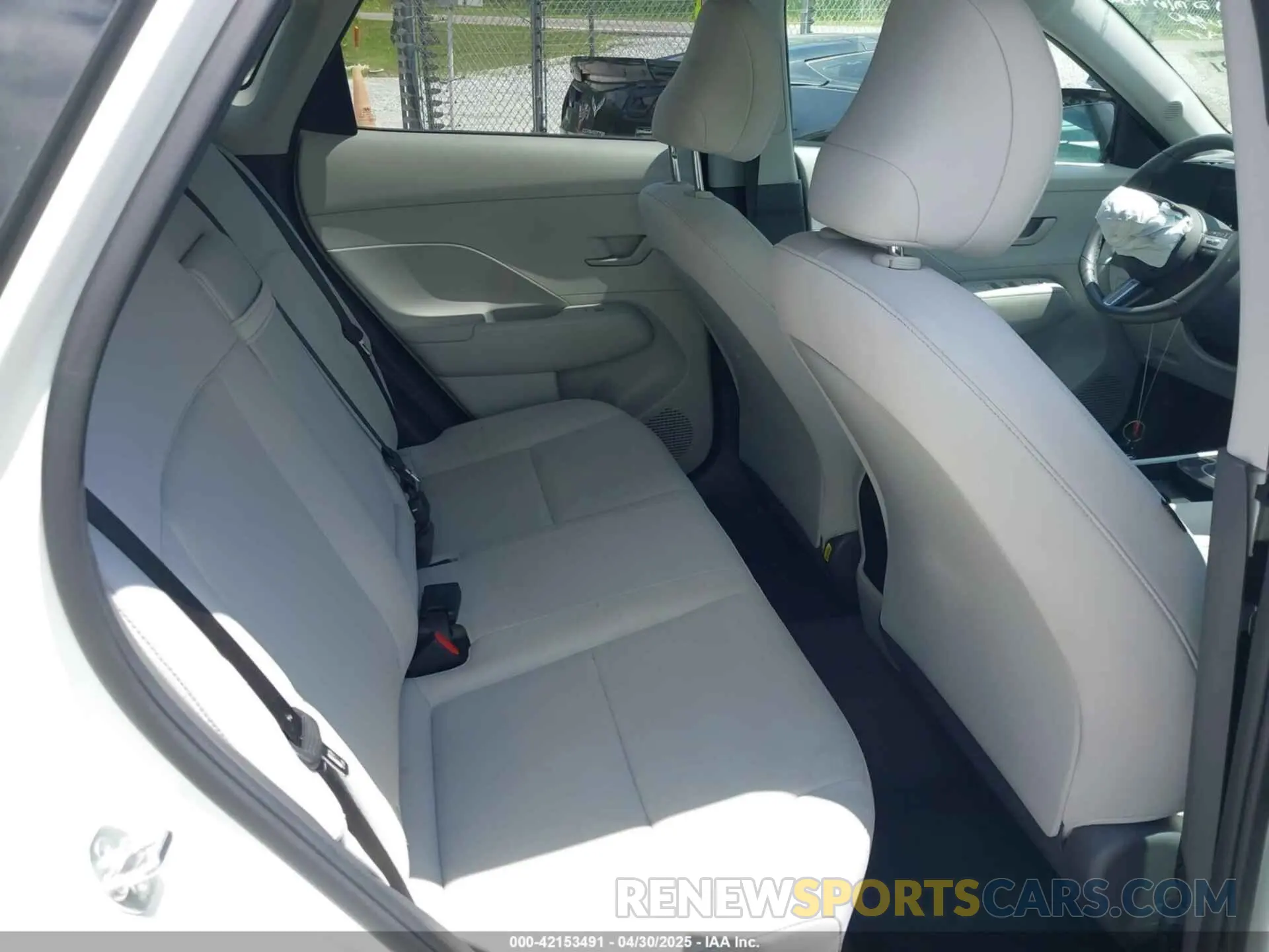 8 Фотография поврежденного автомобиля KM8HBCAB8RU074704 HYUNDAI KONA 2024