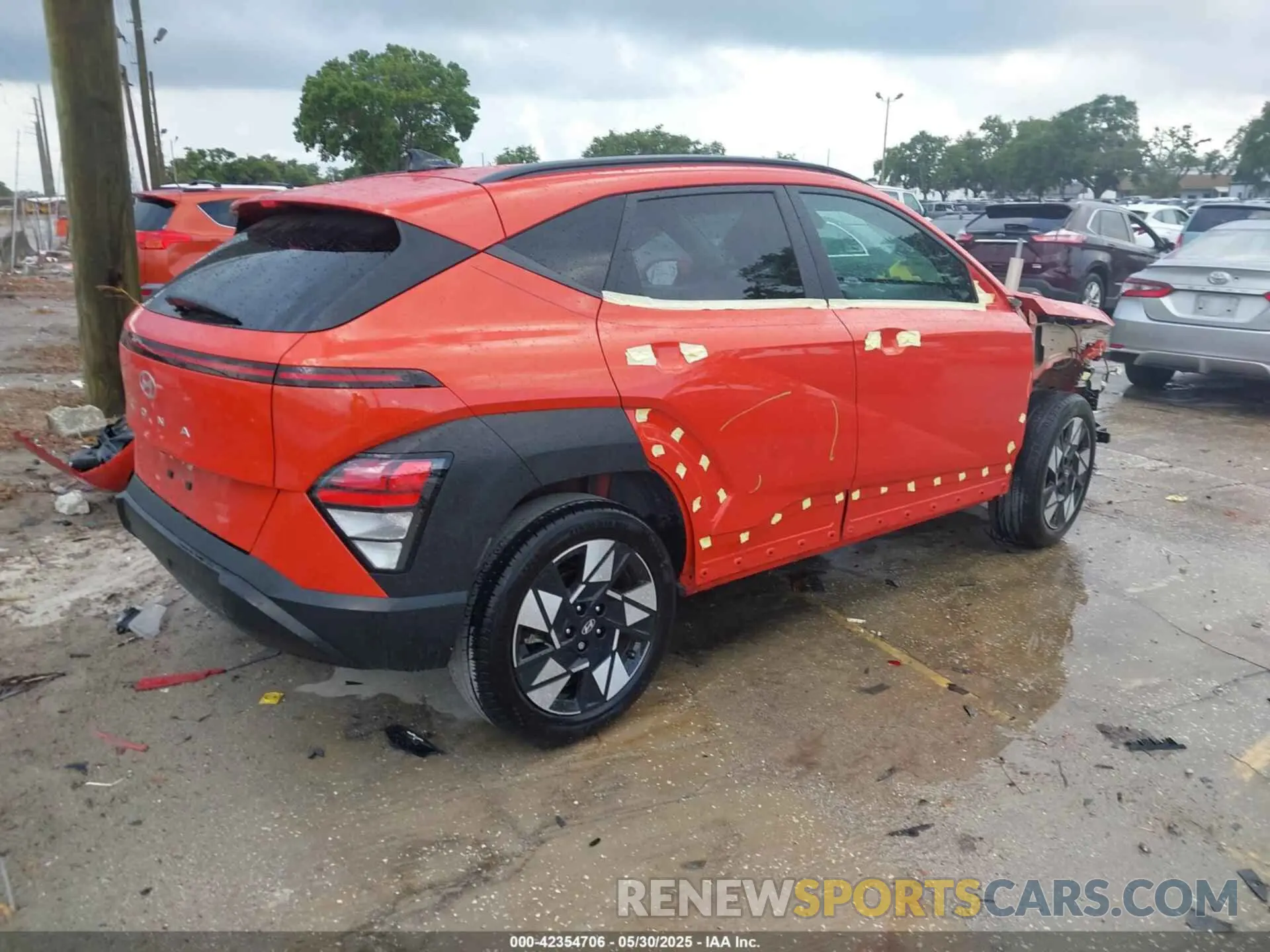 4 Photograph of a damaged car KM8HC3AB6RU079879 HYUNDAI KONA 2024