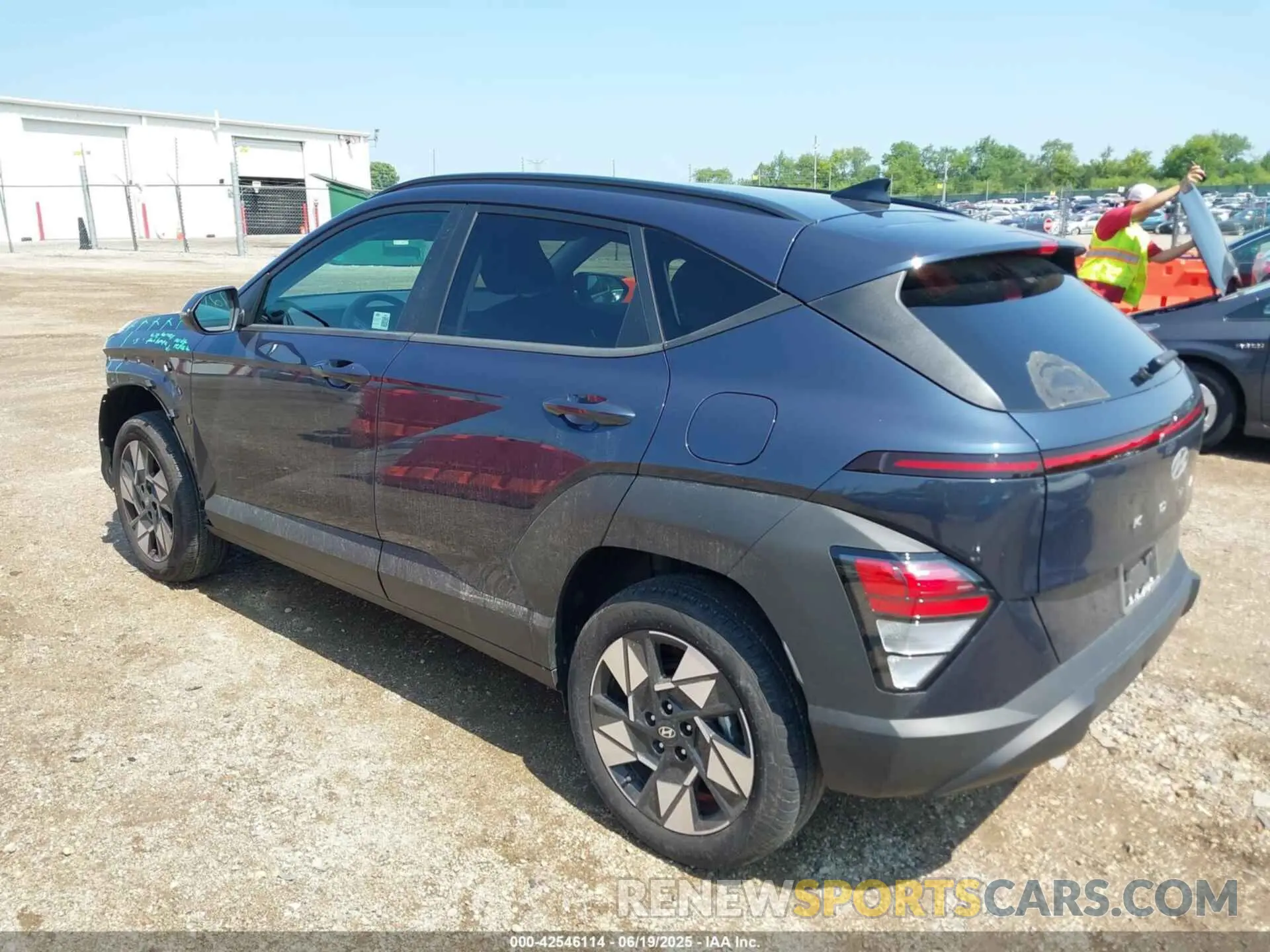 3 Фотография поврежденного автомобиля KM8HCCAB1RU060947 HYUNDAI KONA 2024