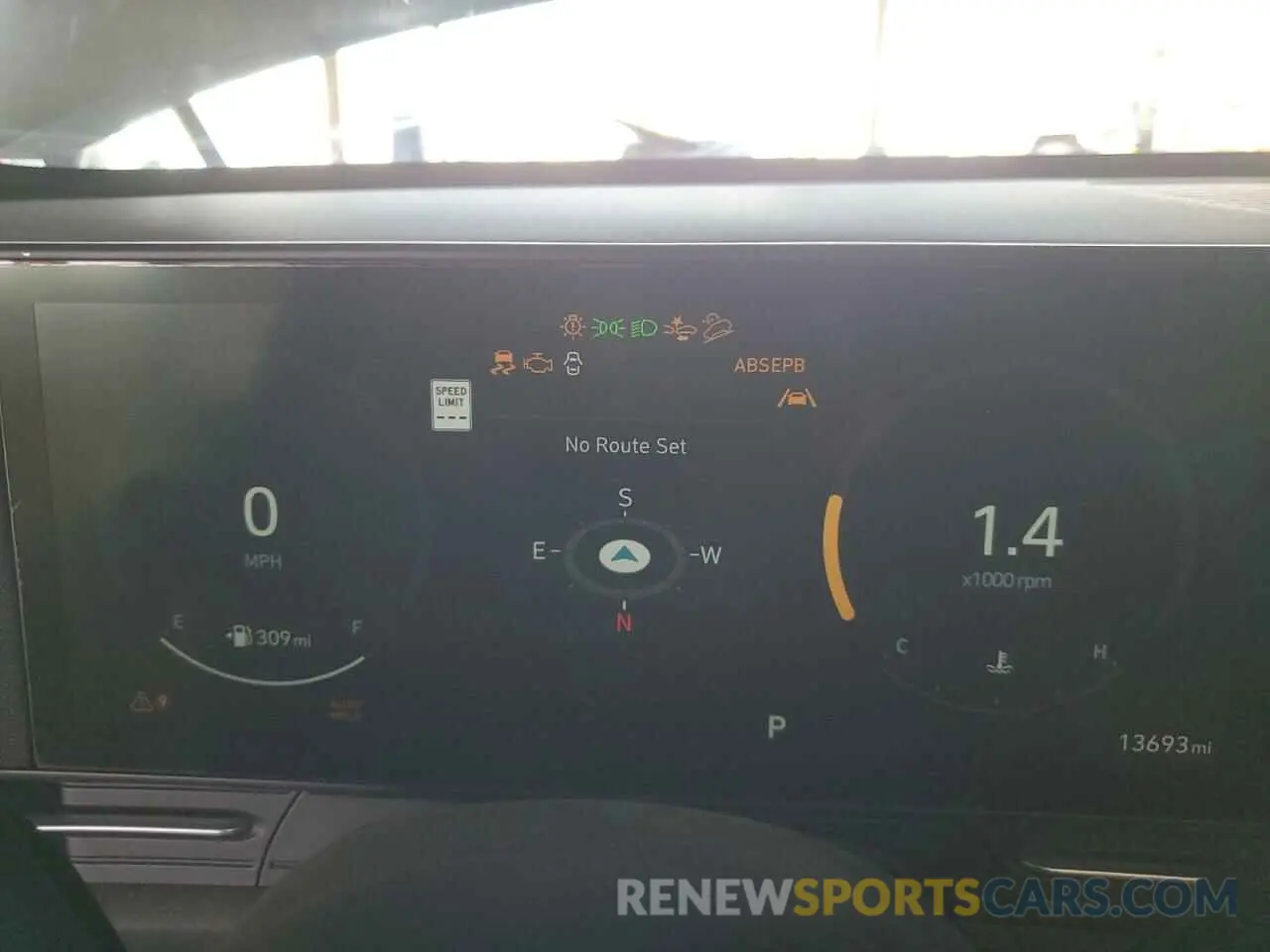 9 Фотография поврежденного автомобиля KM8HE3A34RU182009 HYUNDAI KONA 2024