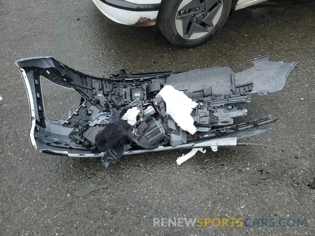 13 Photograph of a damaged car KM8HE3A68RU005800 HYUNDAI KONA 2024