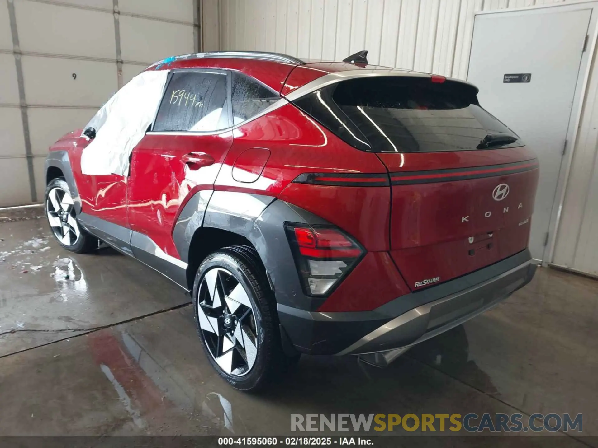 3 Фотография поврежденного автомобиля KM8HECA39RU167604 HYUNDAI KONA 2024