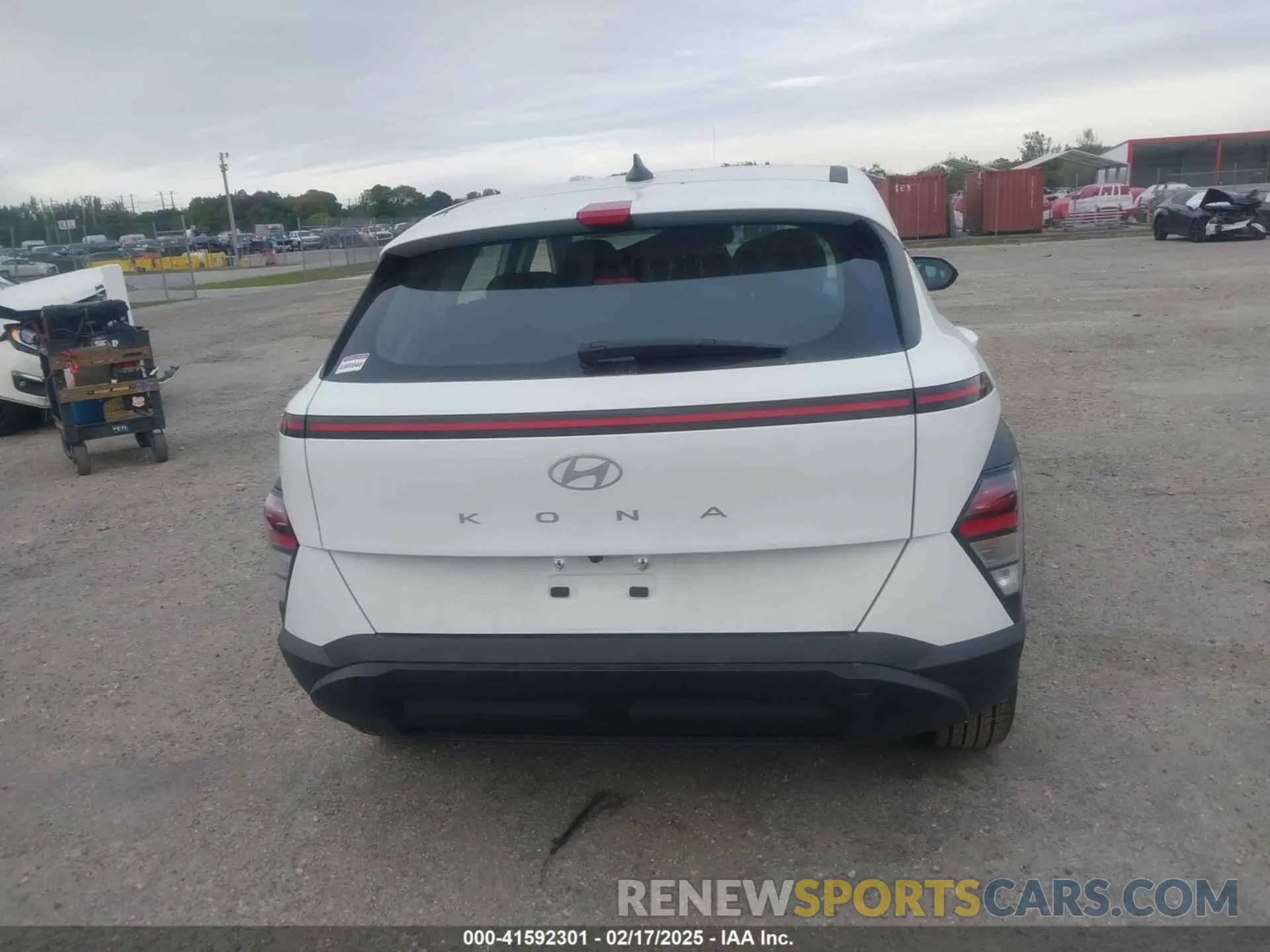 17 Photograph of a damaged car KM8HA3AB3SU233511 HYUNDAI KONA 2025