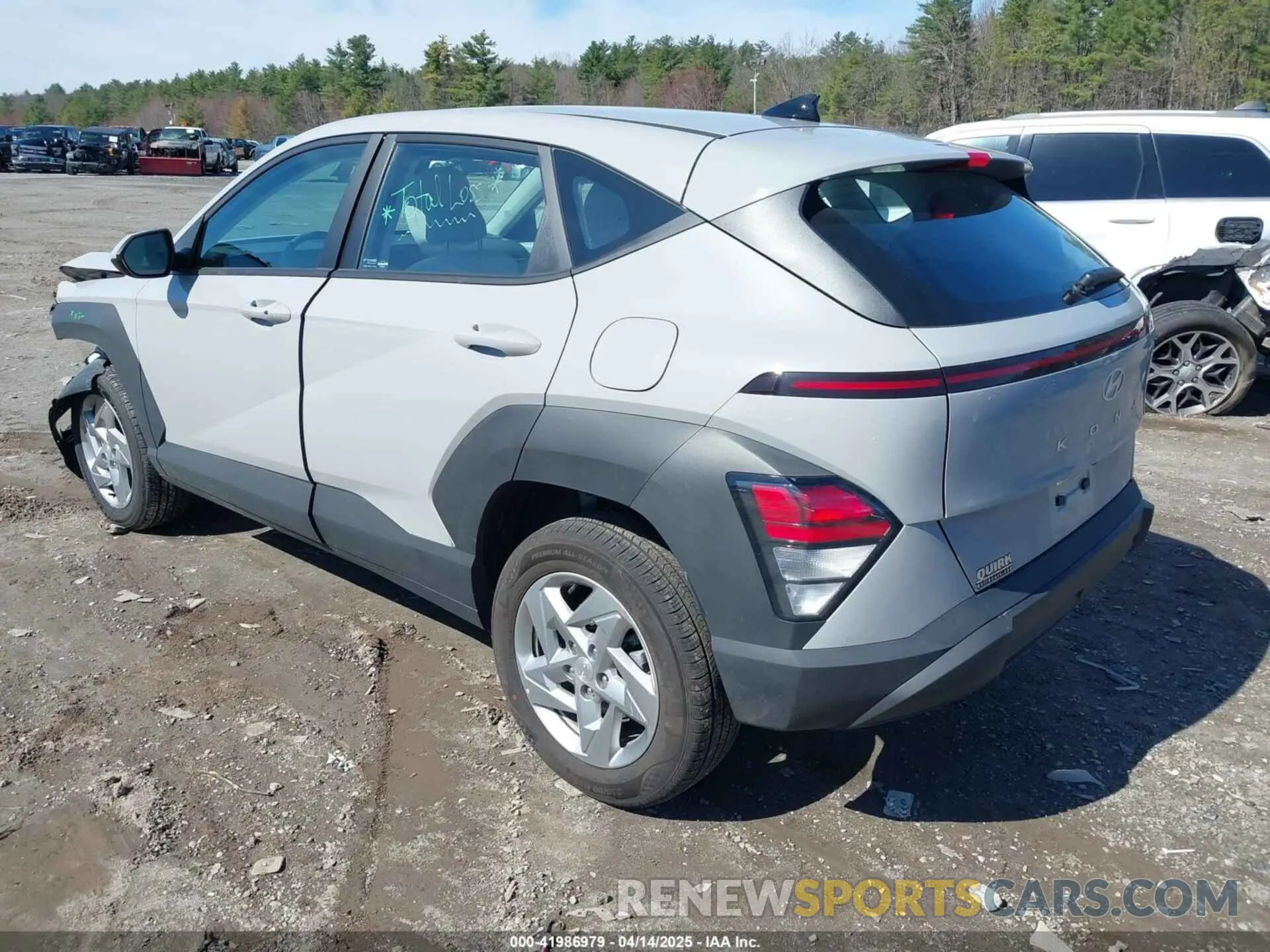 3 Фотография поврежденного автомобиля KM8HACAB4SU223537 HYUNDAI KONA 2025