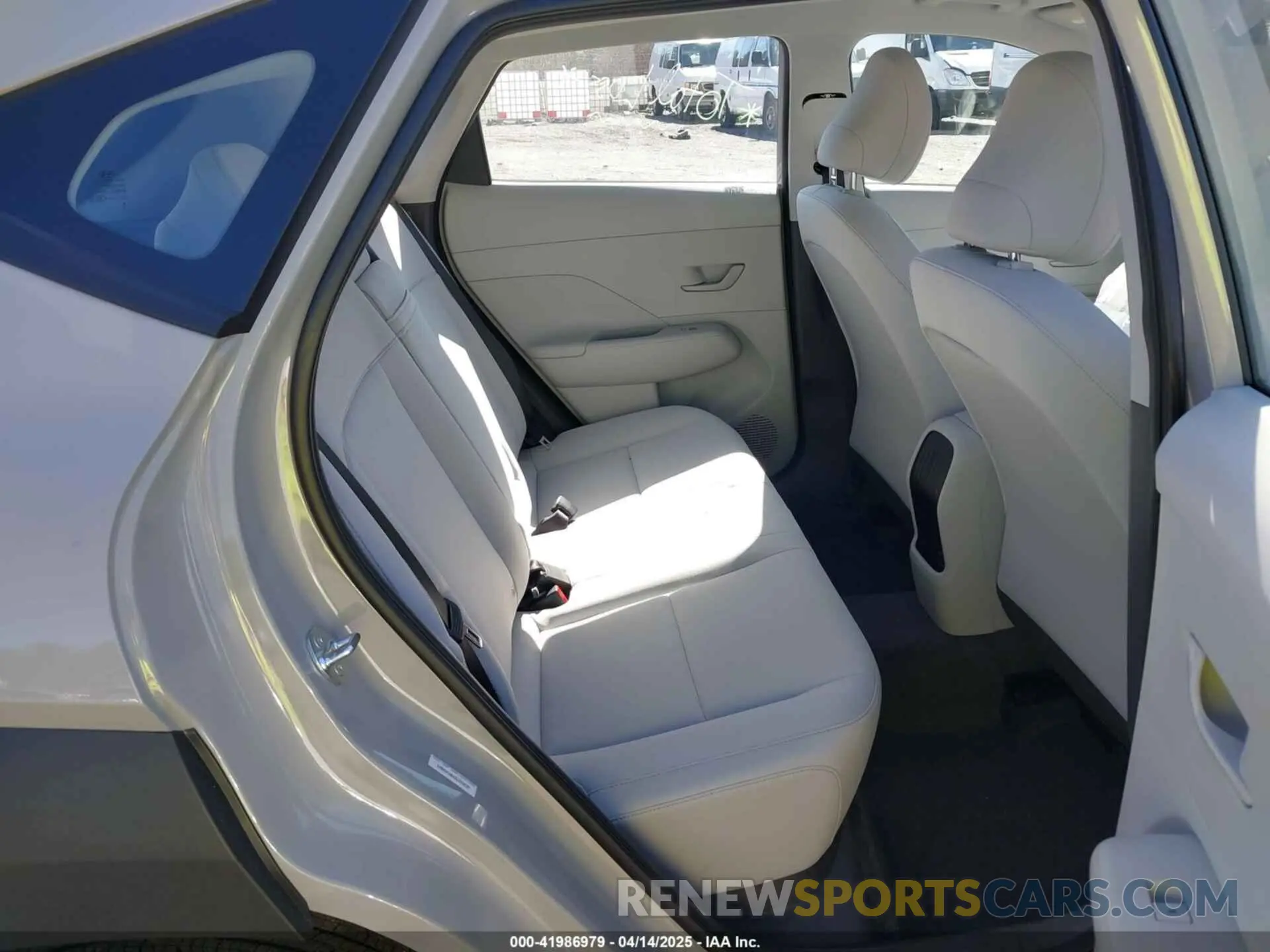 8 Фотография поврежденного автомобиля KM8HACAB4SU223537 HYUNDAI KONA 2025