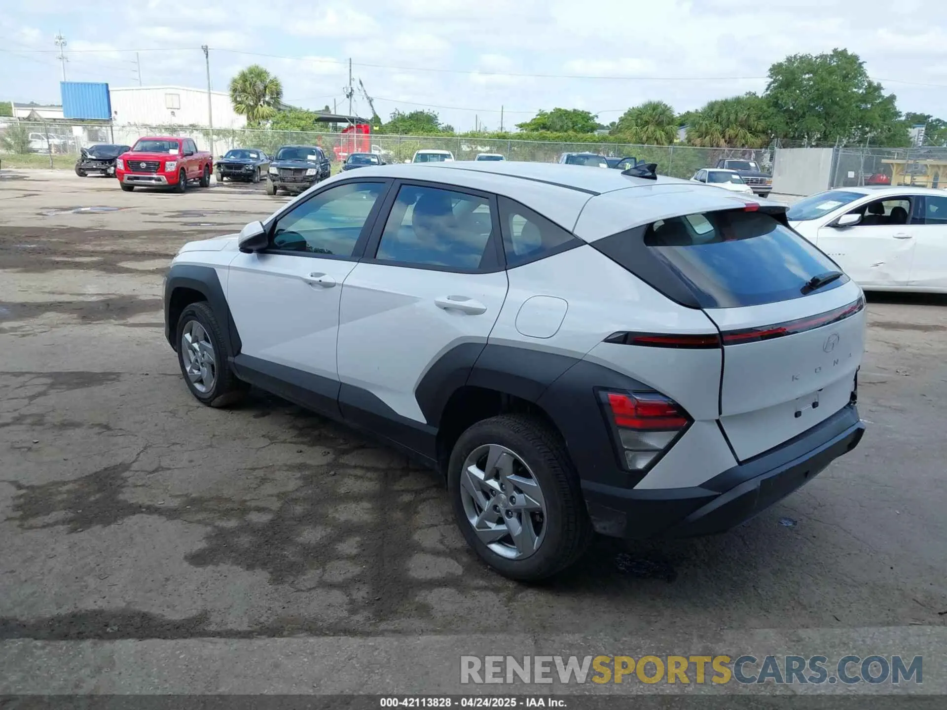 3 Фотография поврежденного автомобиля KM8HACAB7SU222737 HYUNDAI KONA 2025