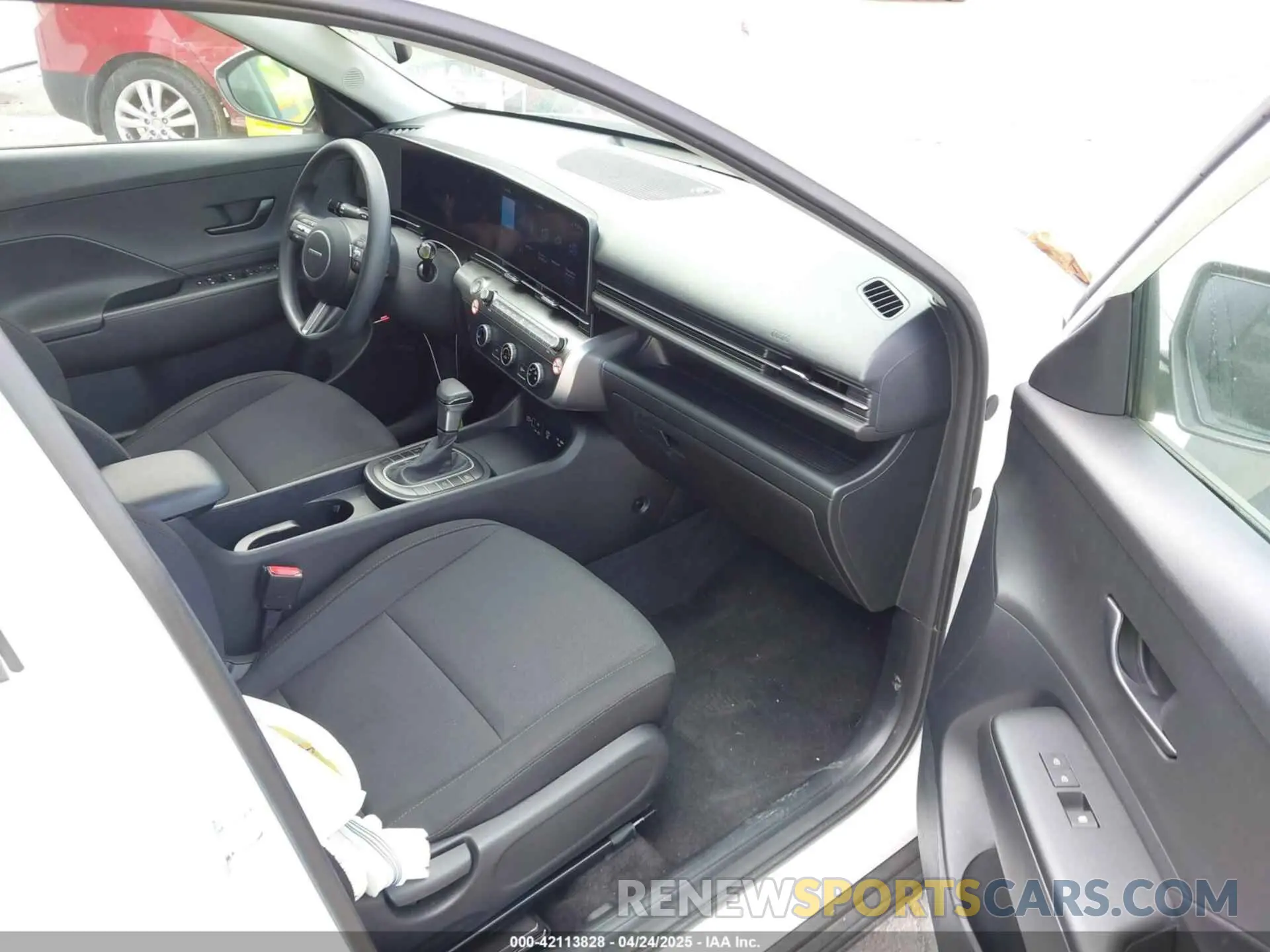 5 Фотография поврежденного автомобиля KM8HACAB7SU222737 HYUNDAI KONA 2025