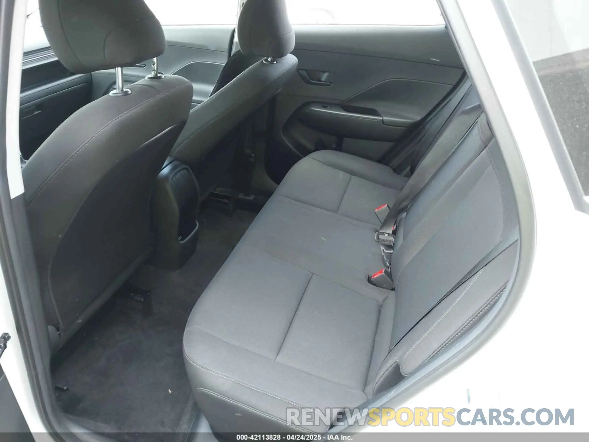 8 Фотография поврежденного автомобиля KM8HACAB7SU222737 HYUNDAI KONA 2025