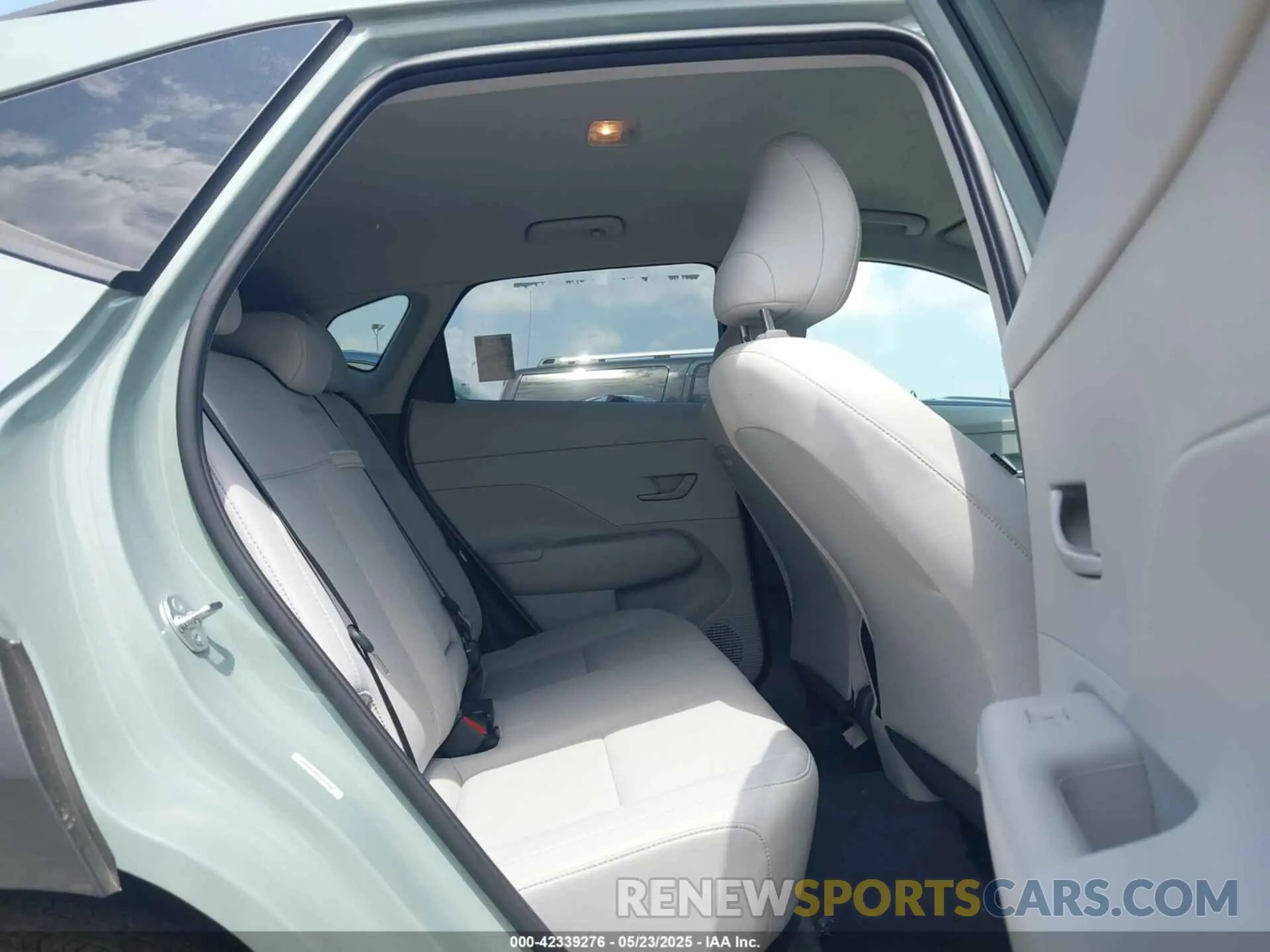 8 Photograph of a damaged car KM8HB3AB0SU235763 HYUNDAI KONA 2025