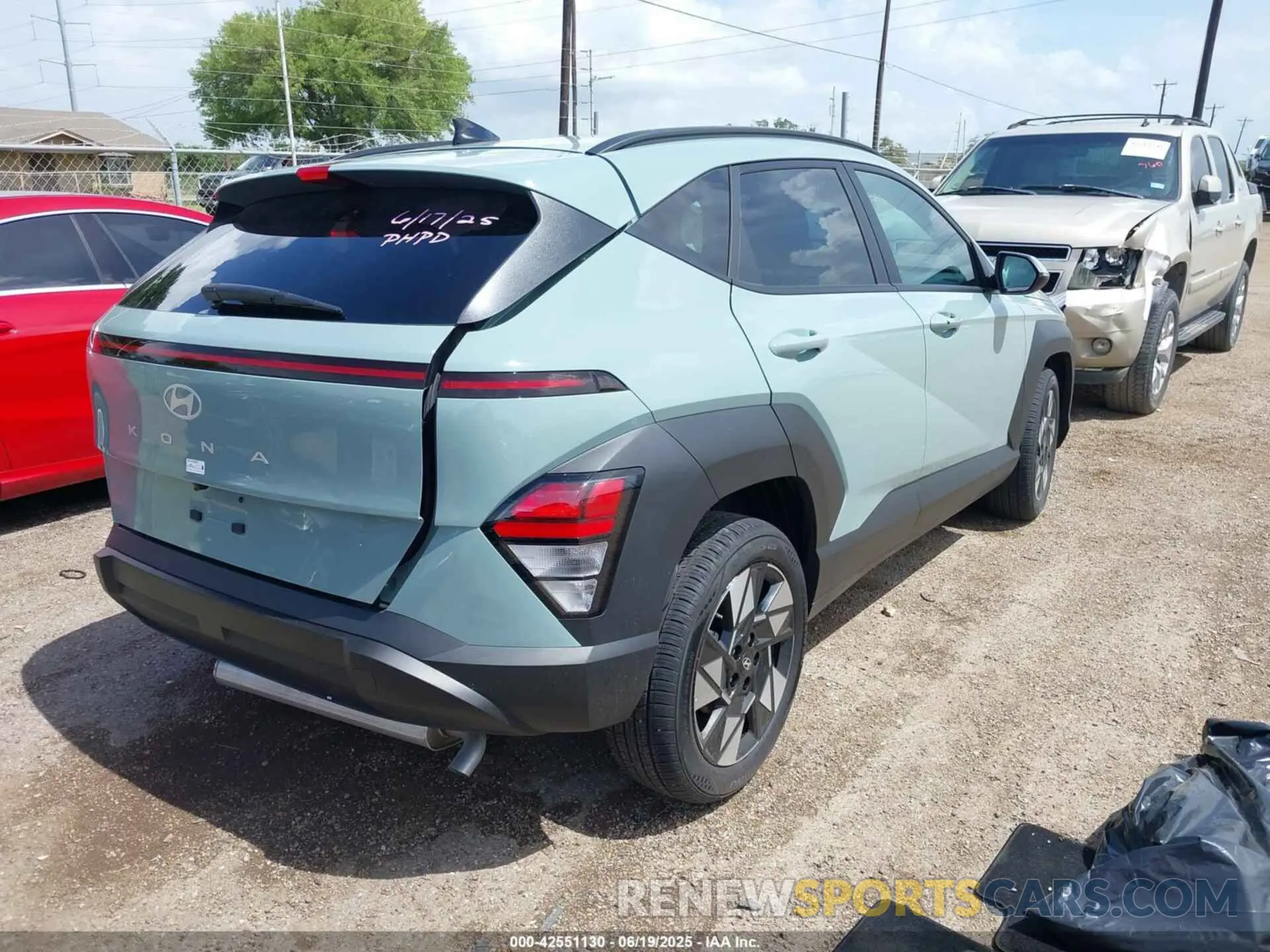 4 Photograph of a damaged car KM8HB3AB2SU302671 HYUNDAI KONA 2025